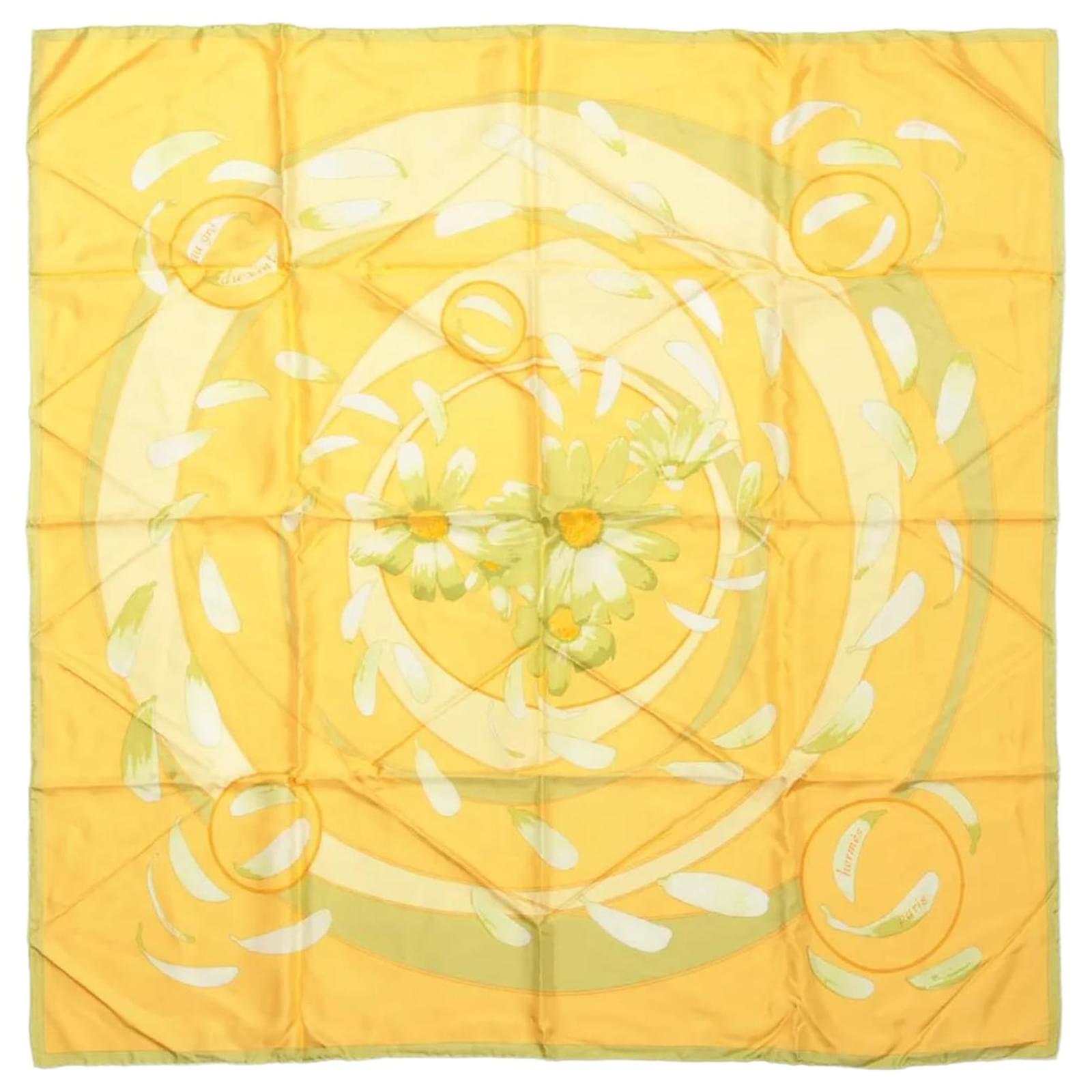 Hermès Carré 90 "Au gre du vent" Silk handkerchief in Yellow  ref.2325606