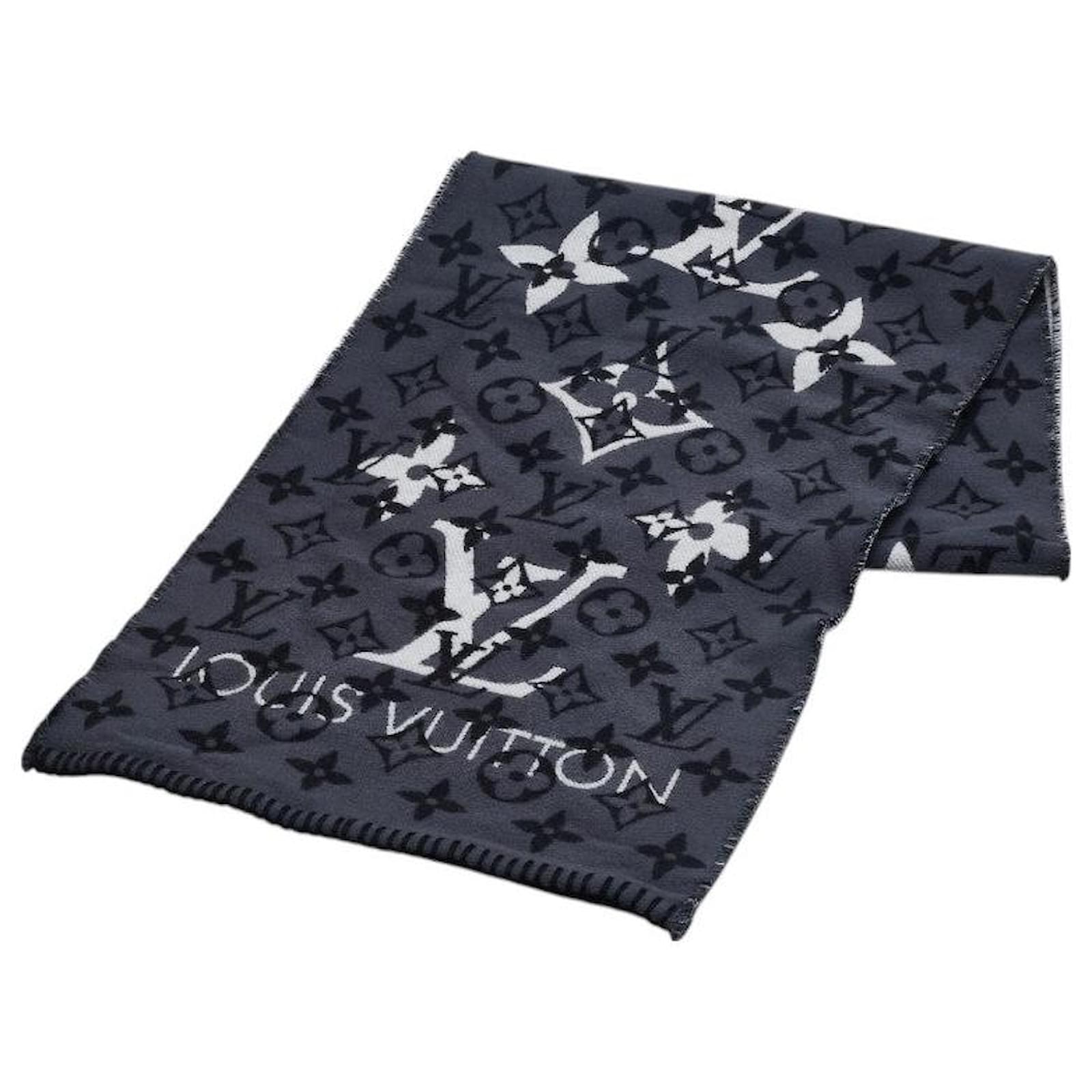Louis Vuitton Echarpe All You Need Monogram Wool Silk Scarf Grey Cotton  ref.2323159