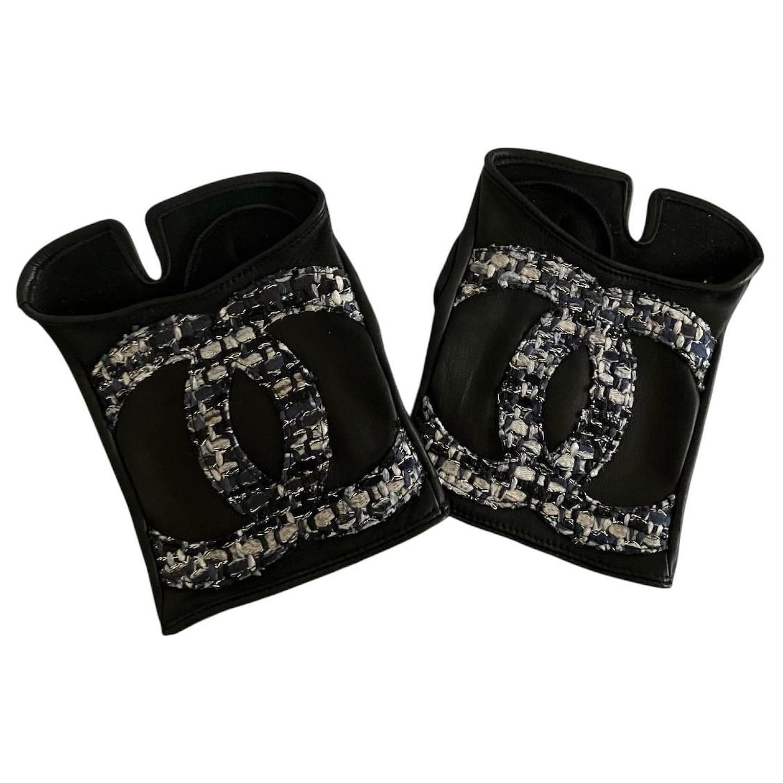 Chanel Gloves Black Leather  ref.2244328