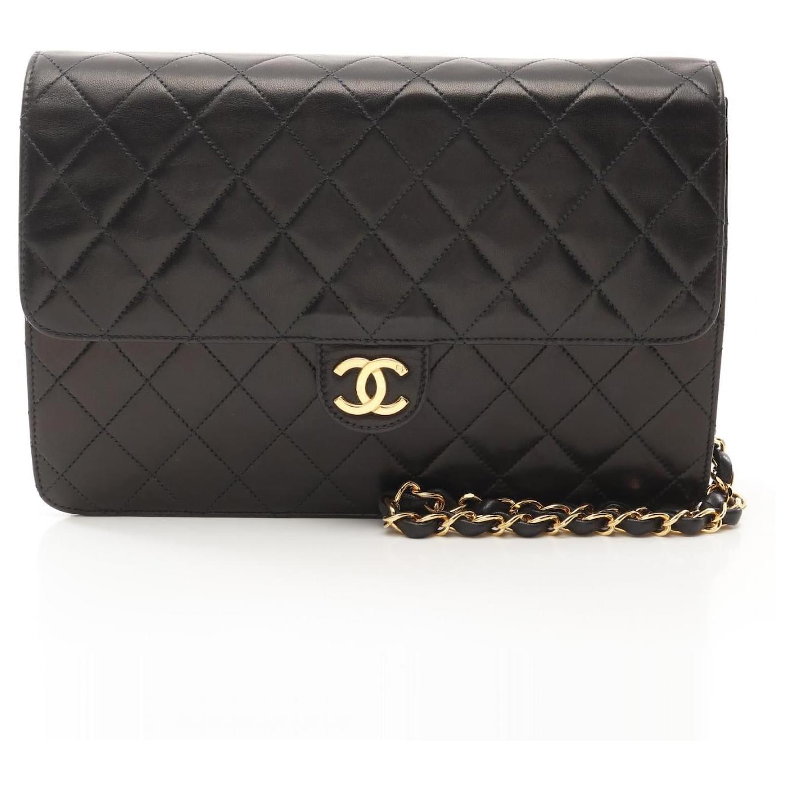 Chanel Matelasse Lambskin Shoulder Bag Black Leather  ref.2327151