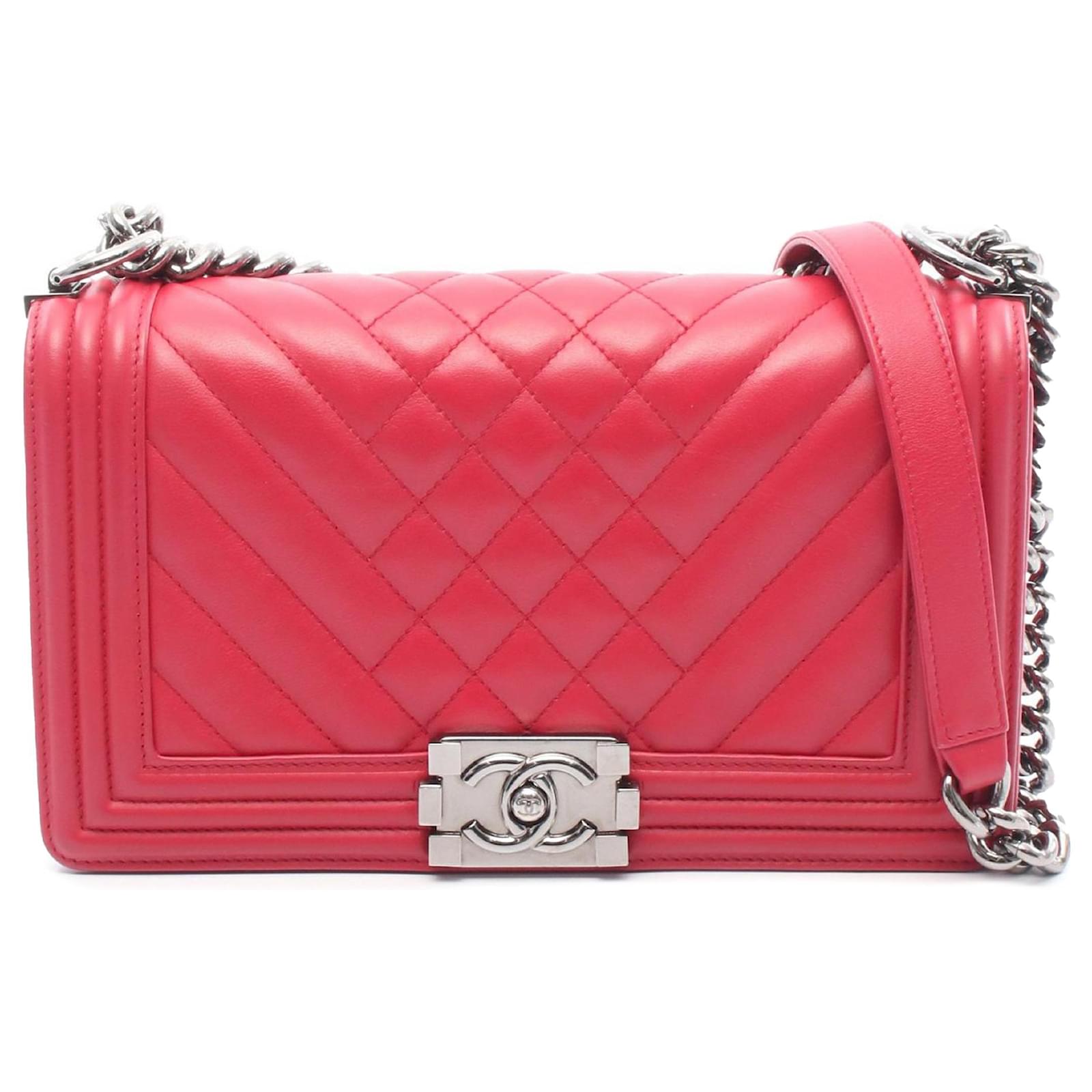 Chanel Red Old Medium Quilted Lambskin Boy Flap Leather  ref.2327127