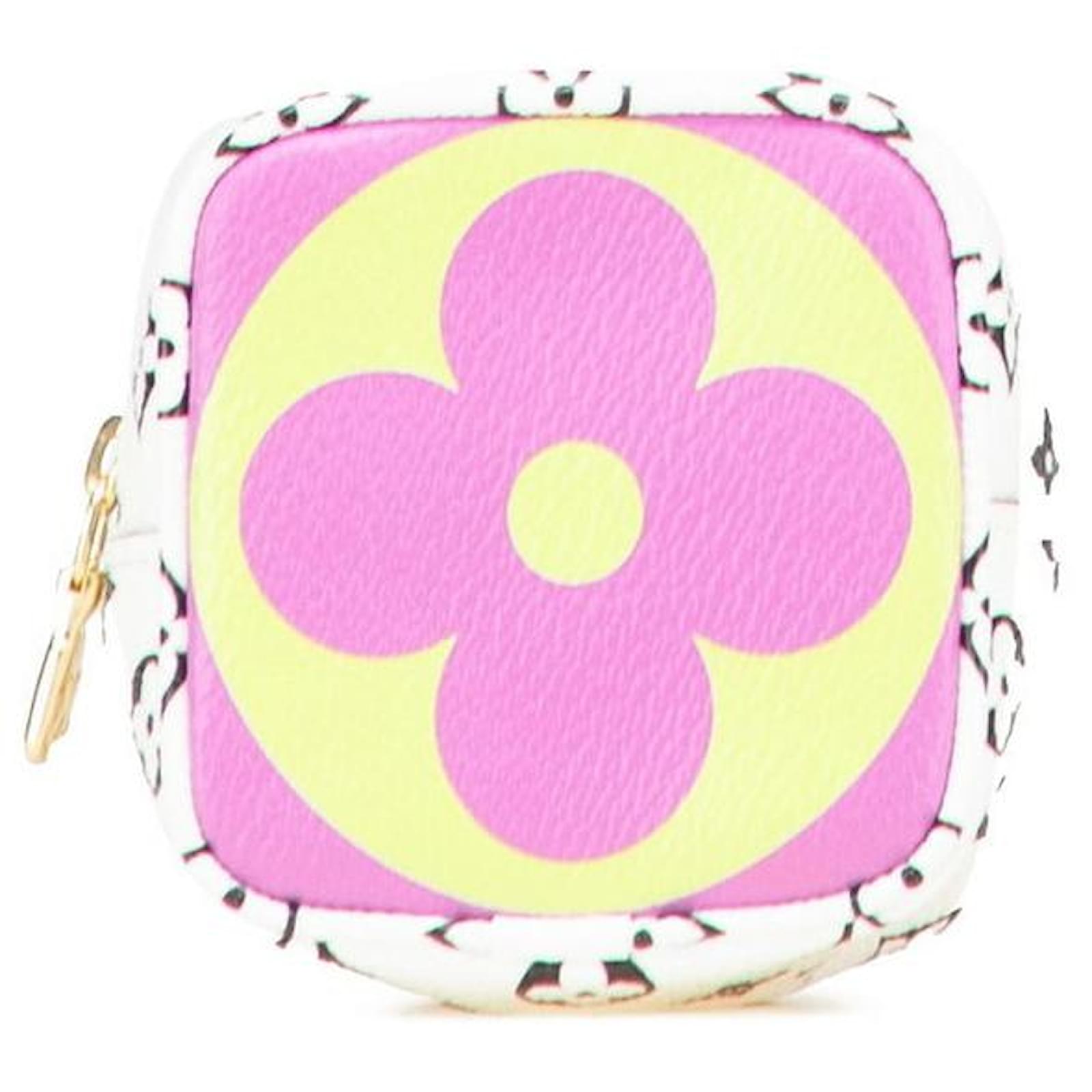 Louis Vuitton Portemonnaie Cube Monogram Mini Pouch White Cloth  ref.2326626
