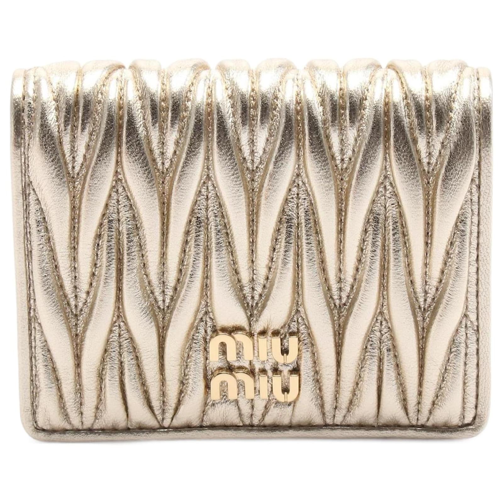 Miu Miu MATELASSE Leather Wallet Golden Metallic  ref.2326031