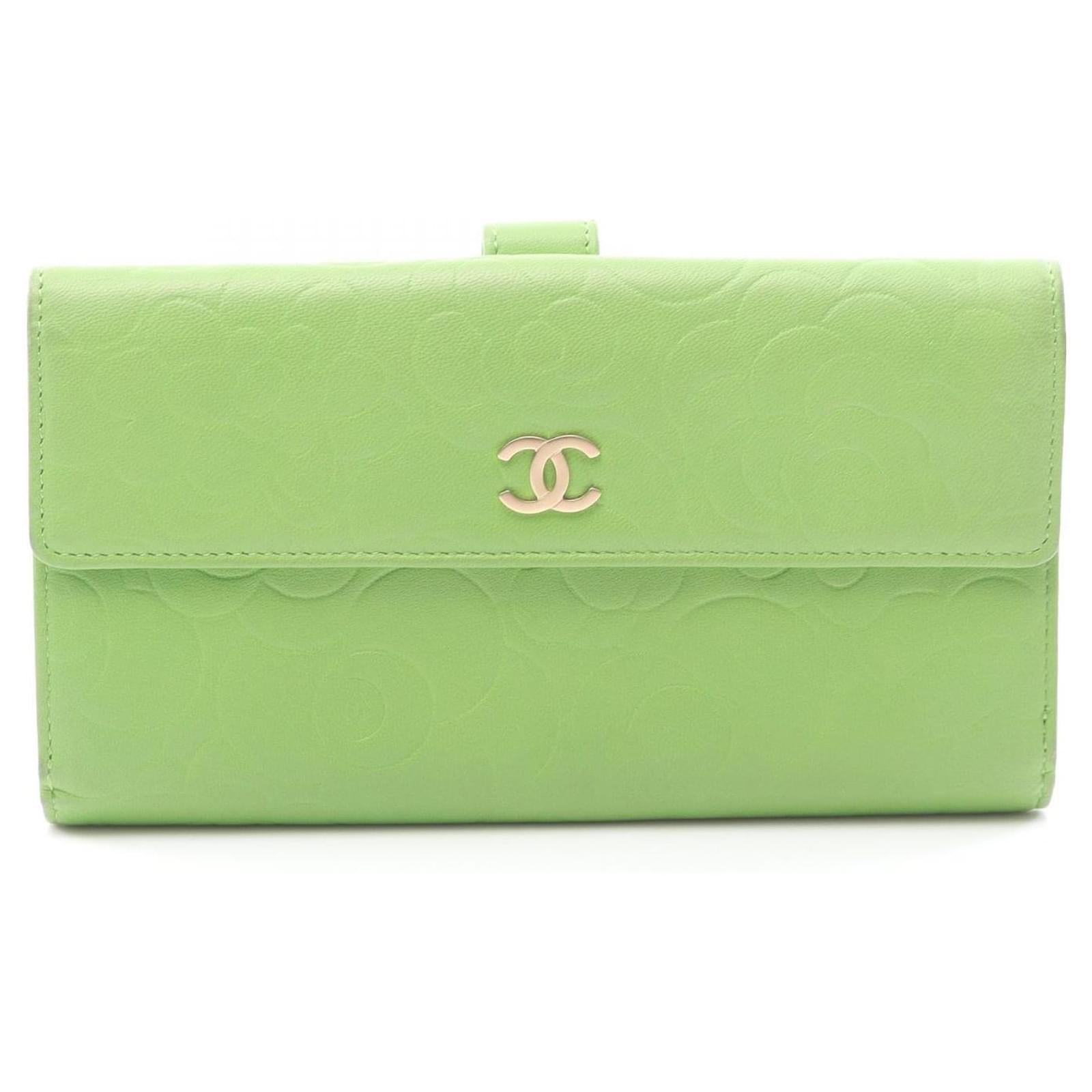 Chanel Camellia Leather Long Wallet Green  ref.2326028