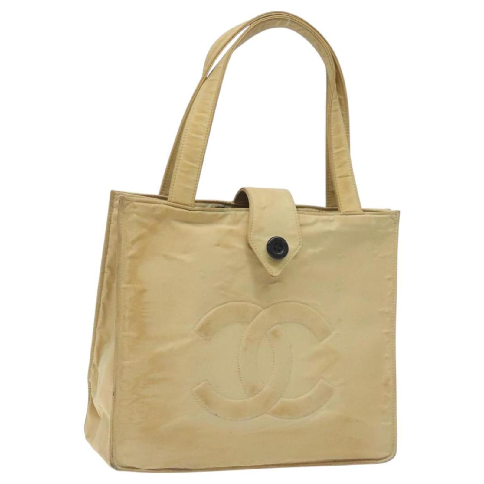 CHANEL Tote Bag Nylon Beige Gold CC Auth bs26566 Golden  ref.2325447