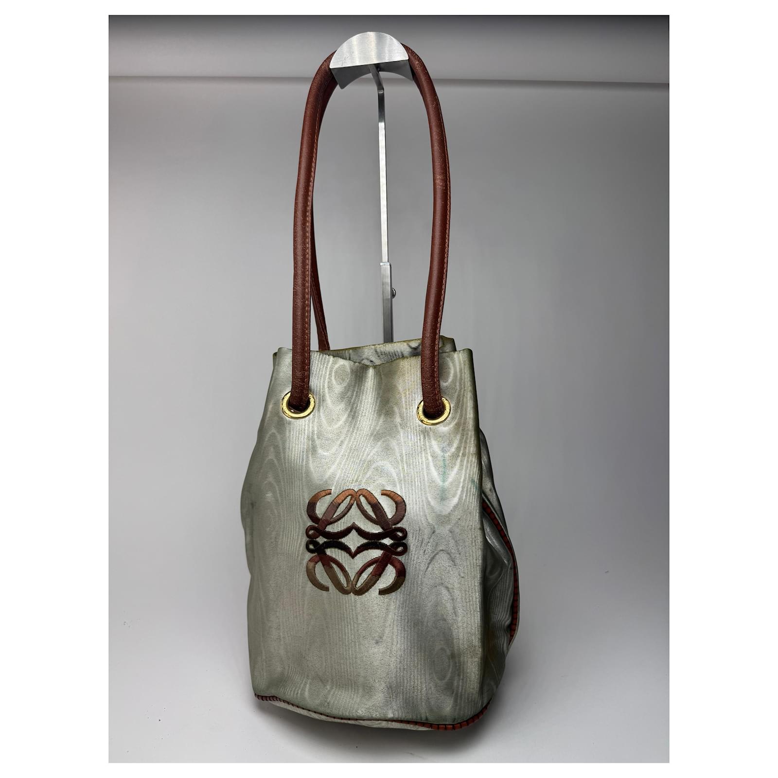 Vintage Loewe Madrid Anagram bag pearl Silvery Leather  ref.2322570