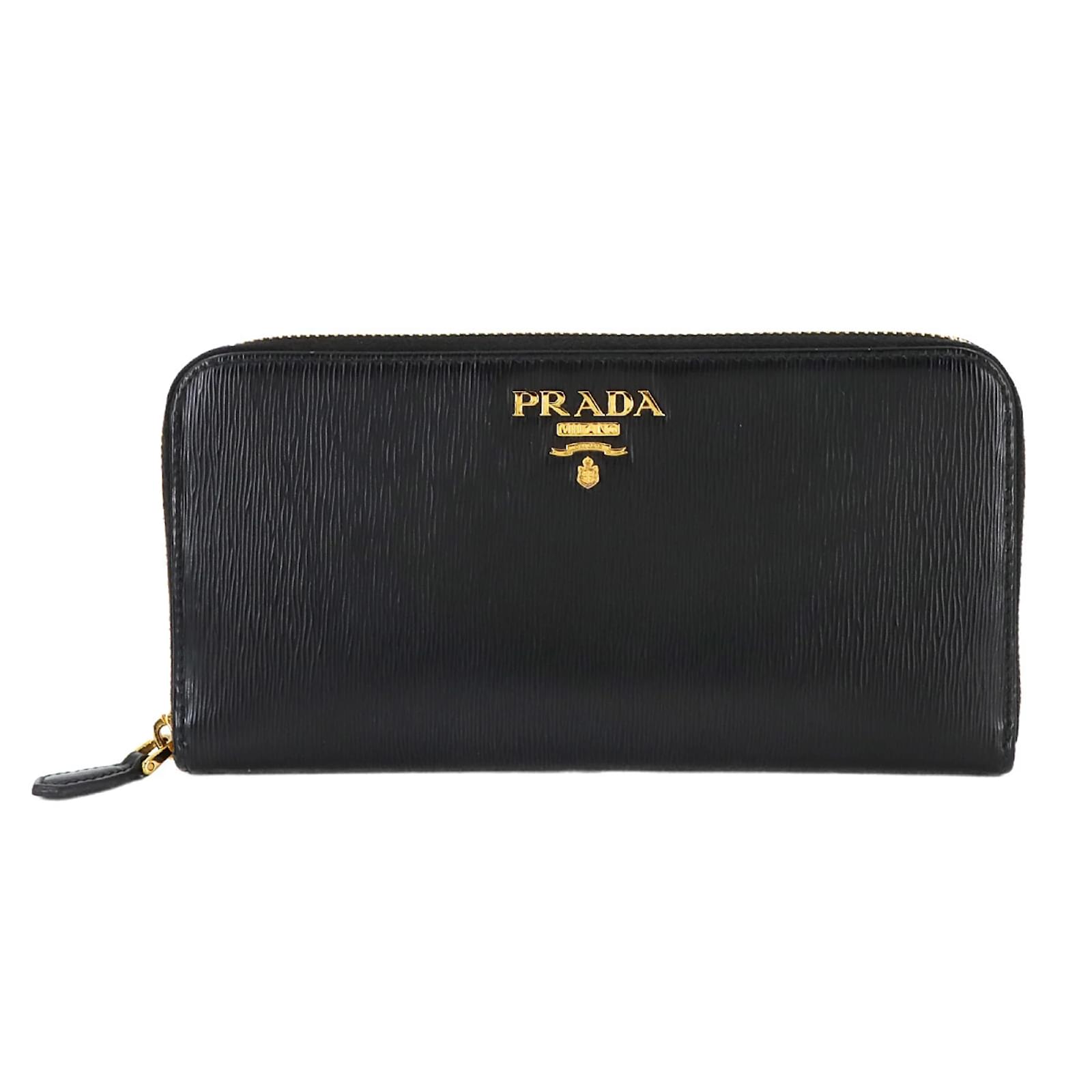Prada Round Long Wallet in Black Leather Red  ref.2322152