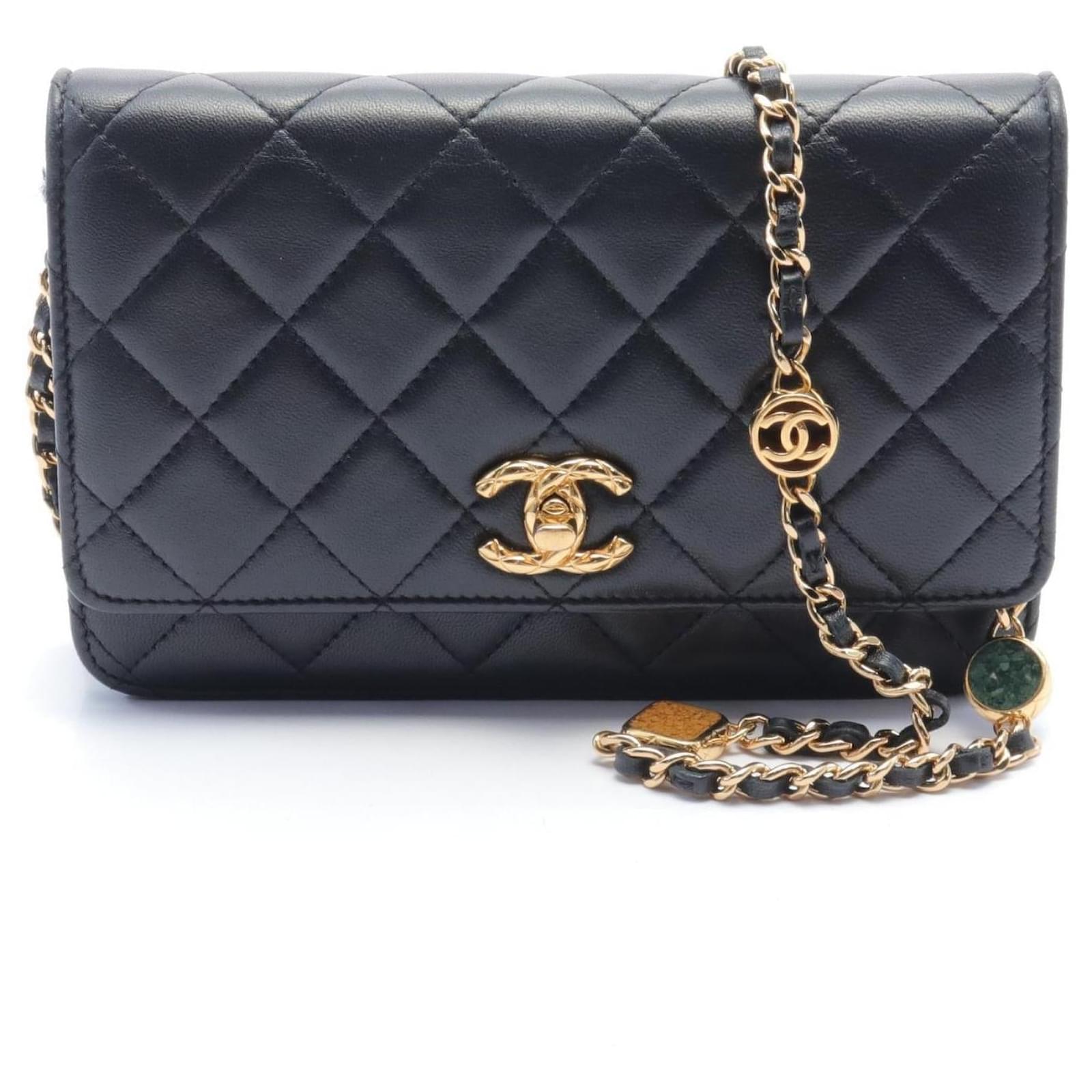 Chanel Matelasse Lambskin Shoulder Bag Black Leather  ref.2321590