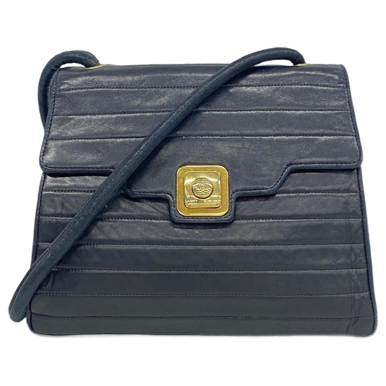 Chanel Black Lambskin Shoulder Bag Leather  ref.2321283