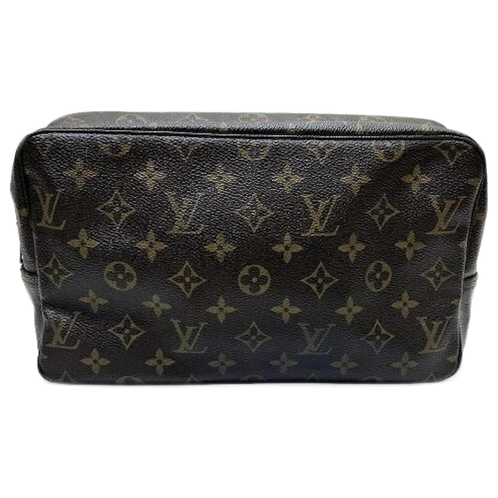 Louis Vuitton Trusset Toilette Monogram pouch Brown Cloth  ref.2323605