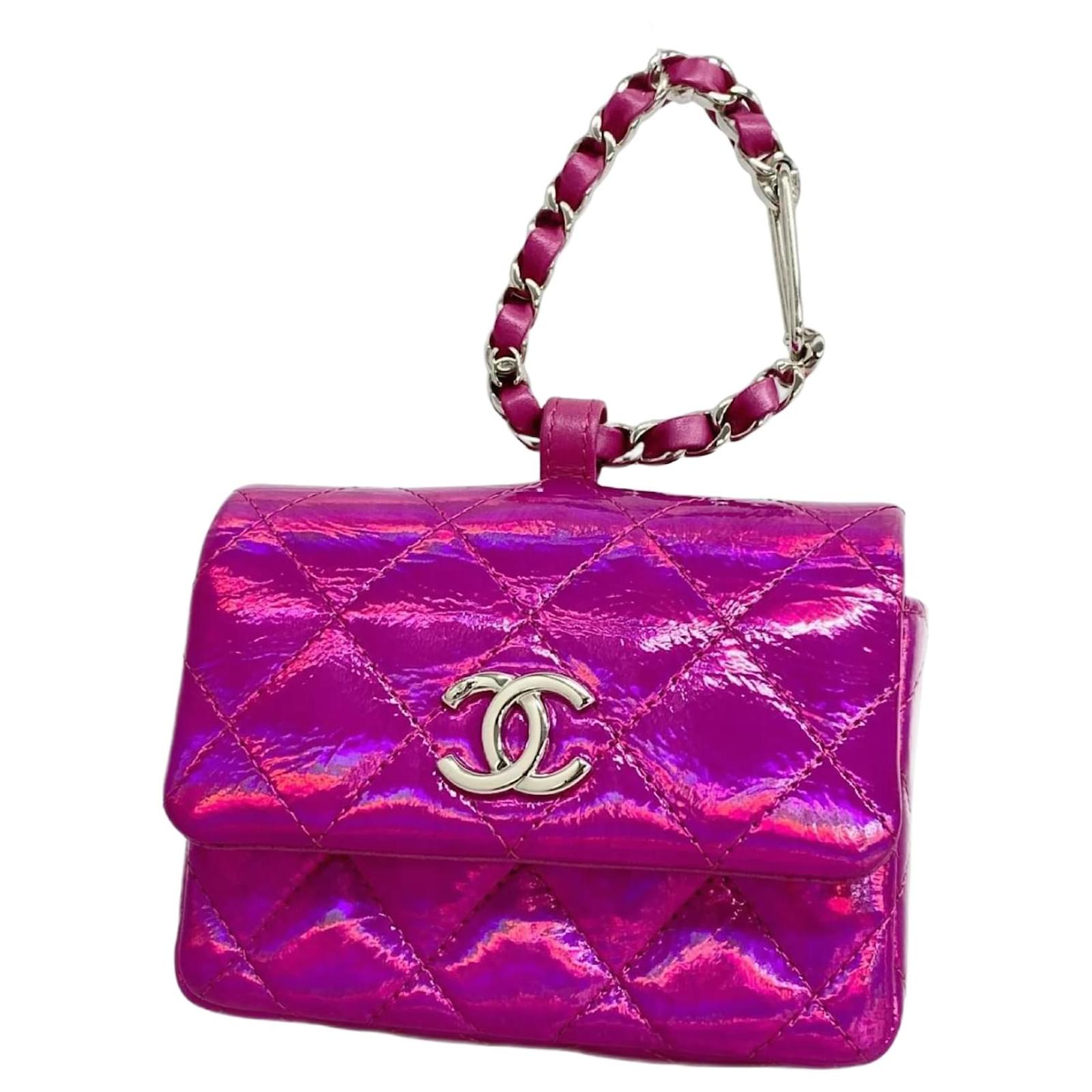 Chanel Pouch Matelasse in Metallic Pink Silvery Patent leather  ref.2320407