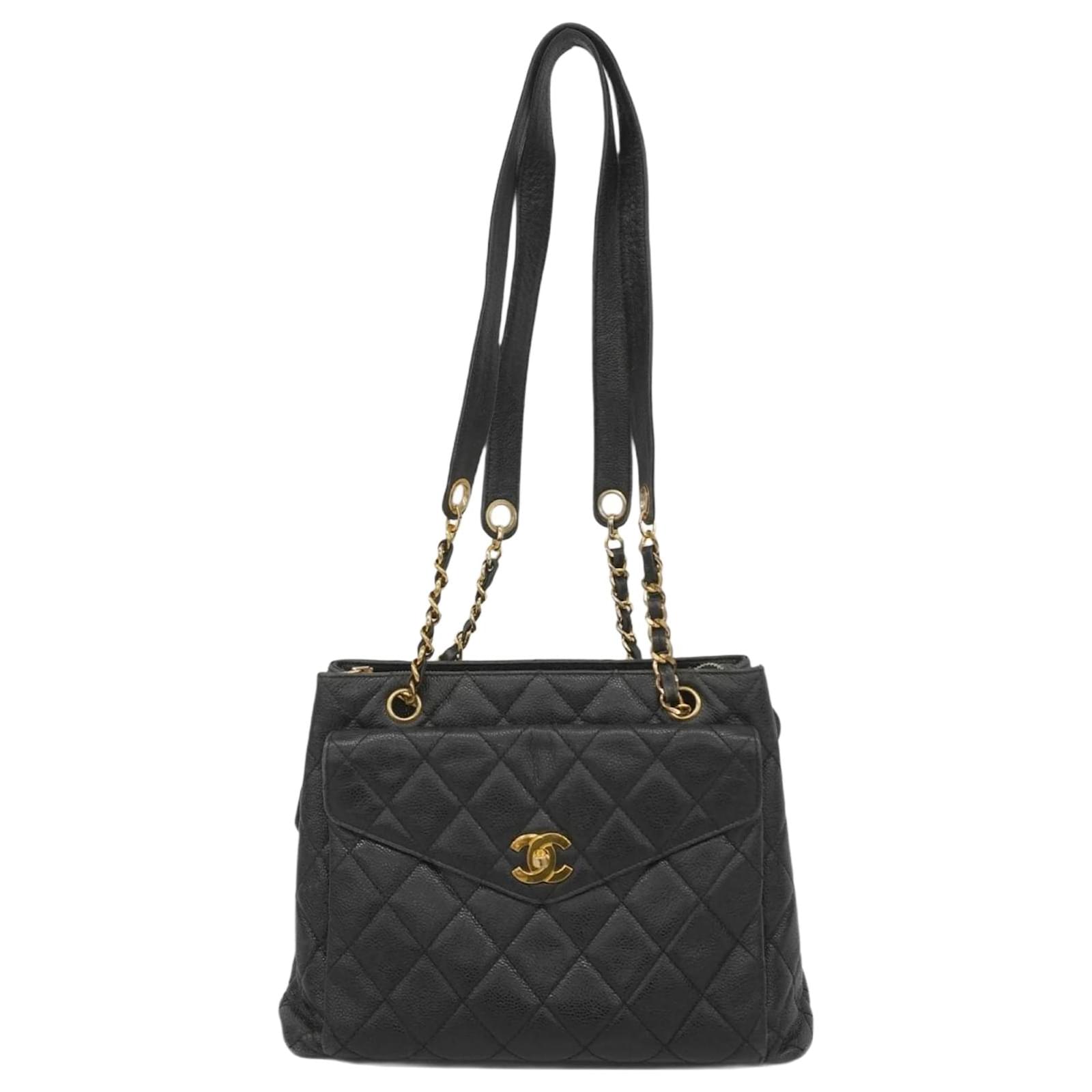 Chanel Black Grained Calfskin Shoulder Bag  ref.2267461