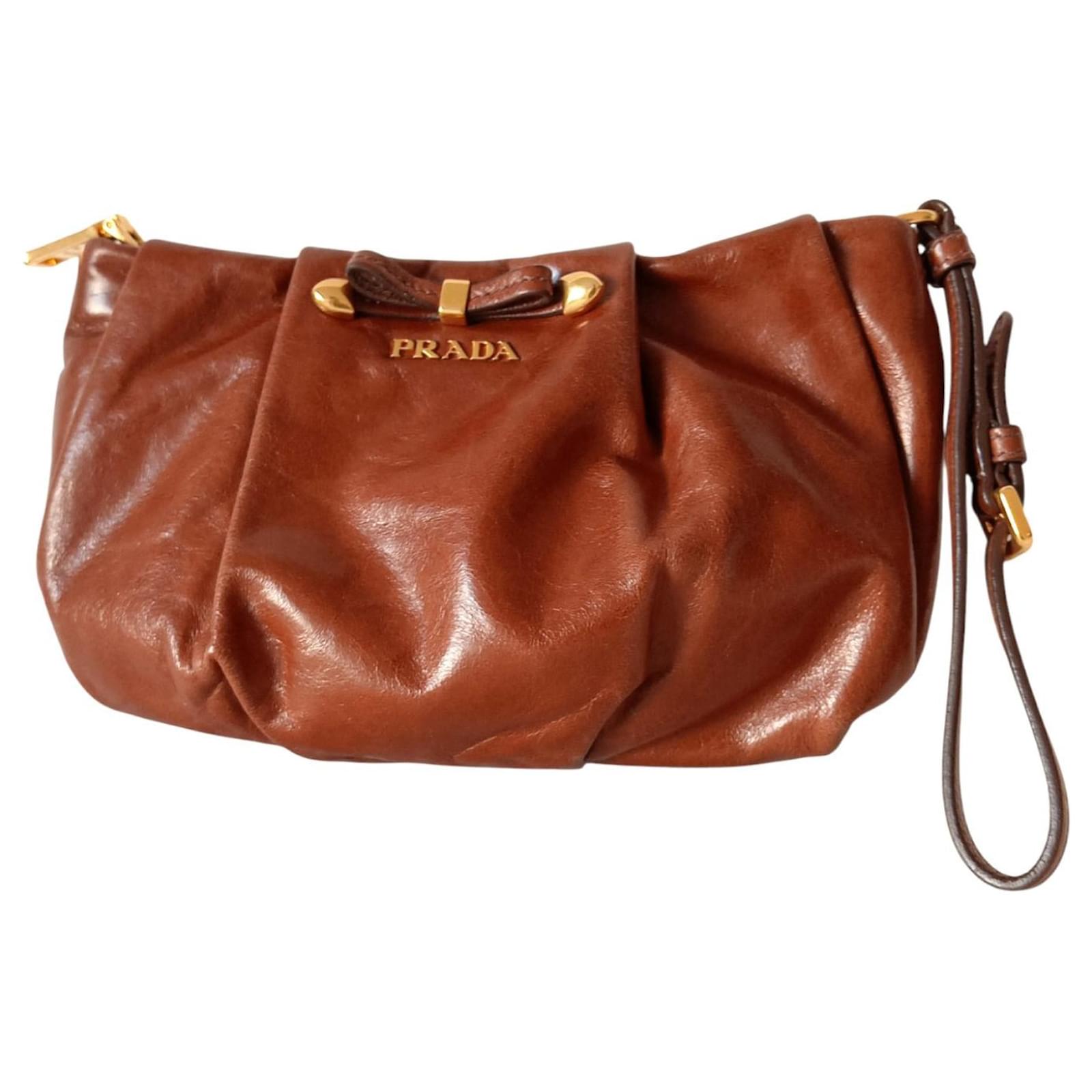 Clutch Prada Marron Brown Leather  ref.2320233