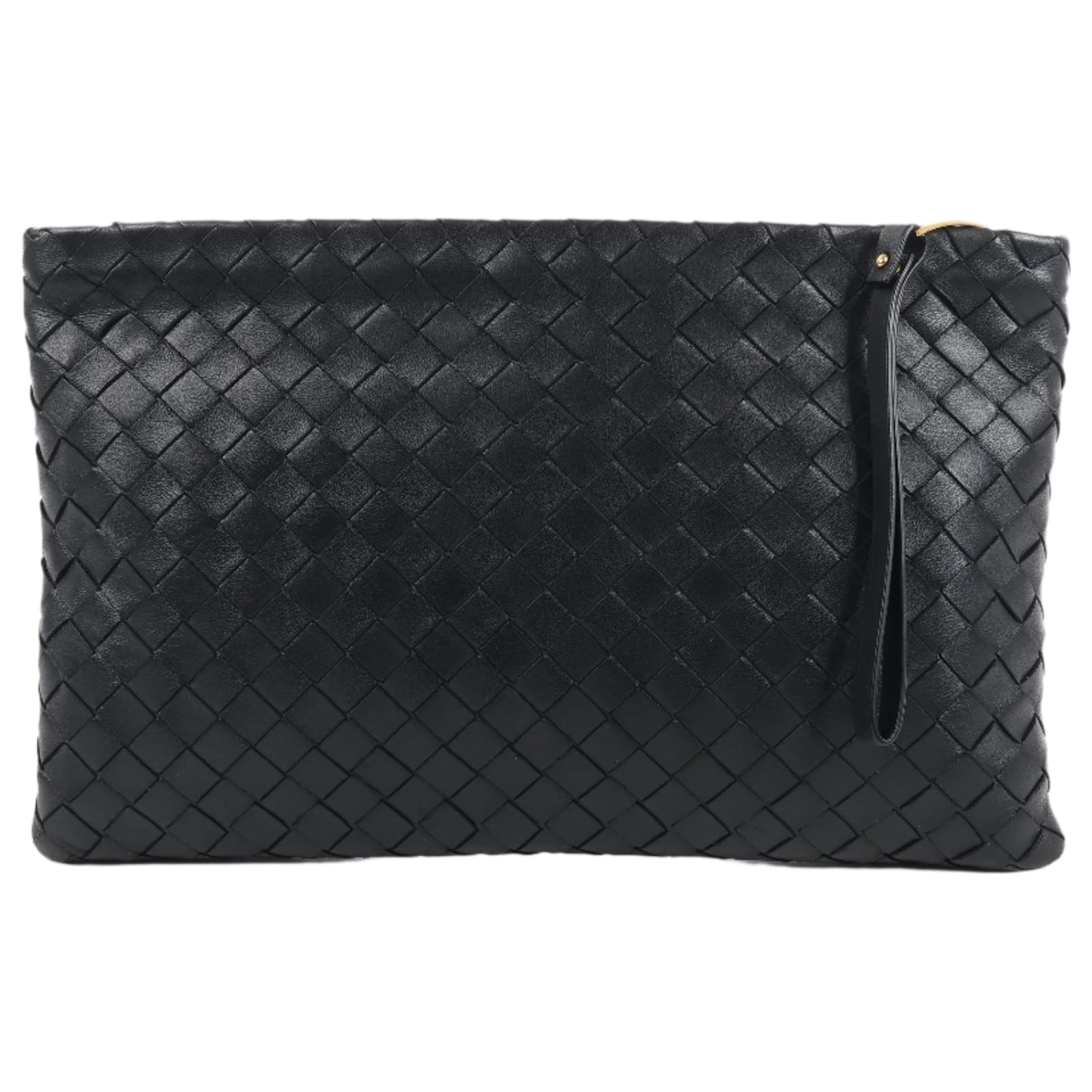 Bottega Veneta Intrecciato Leather Clutch bag in Black  ref.2319913