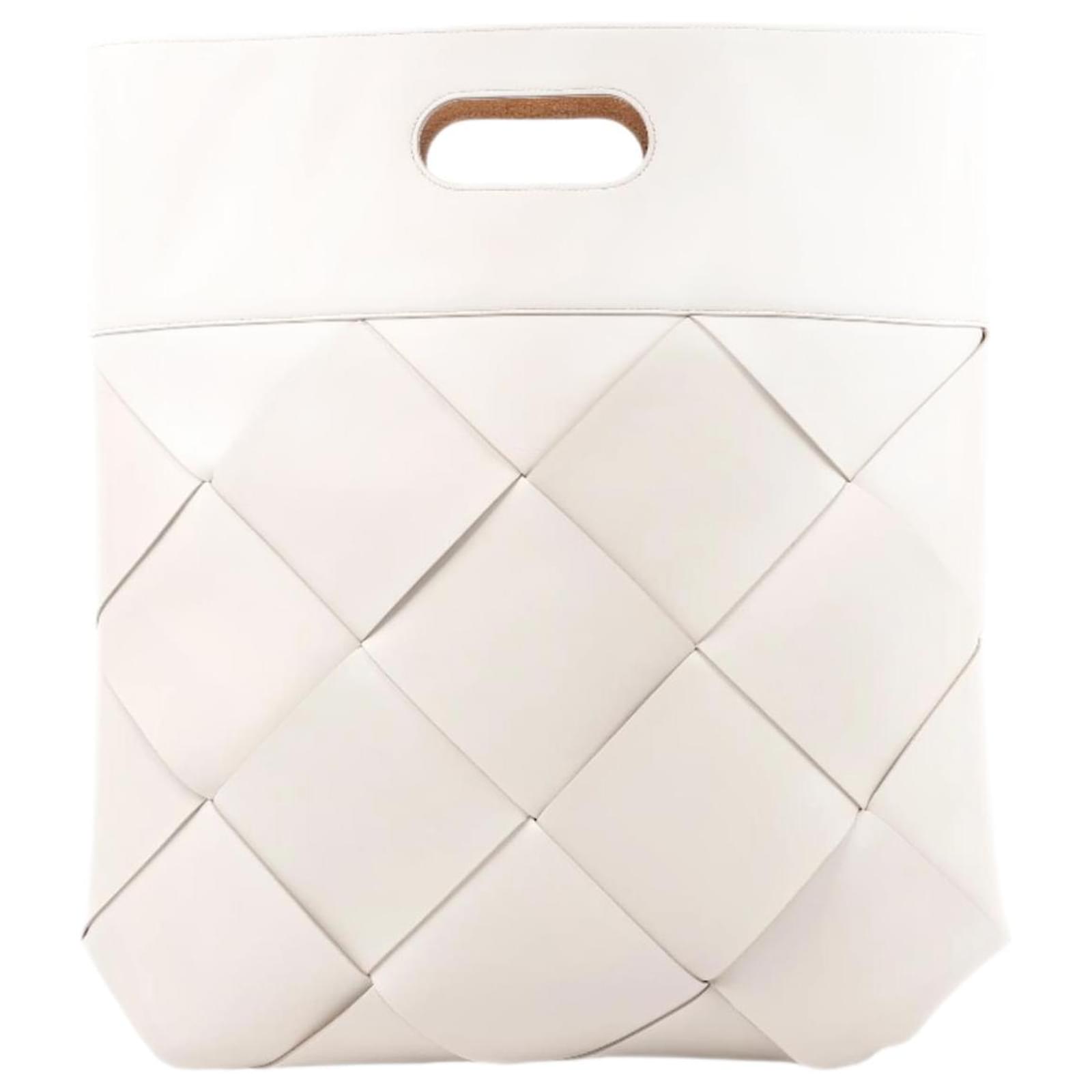 Bottega Veneta Maxi Intrecciato Leather Handbag in White Brown  ref.2319794