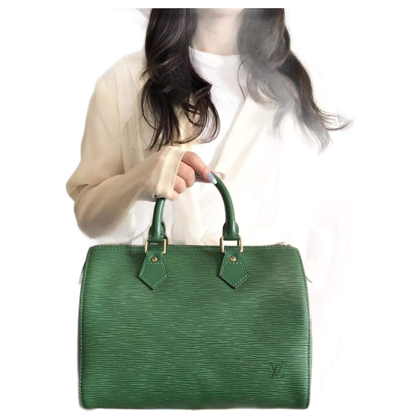 Louis Vuitton Green Epi Leather Handbag  ref.2318916