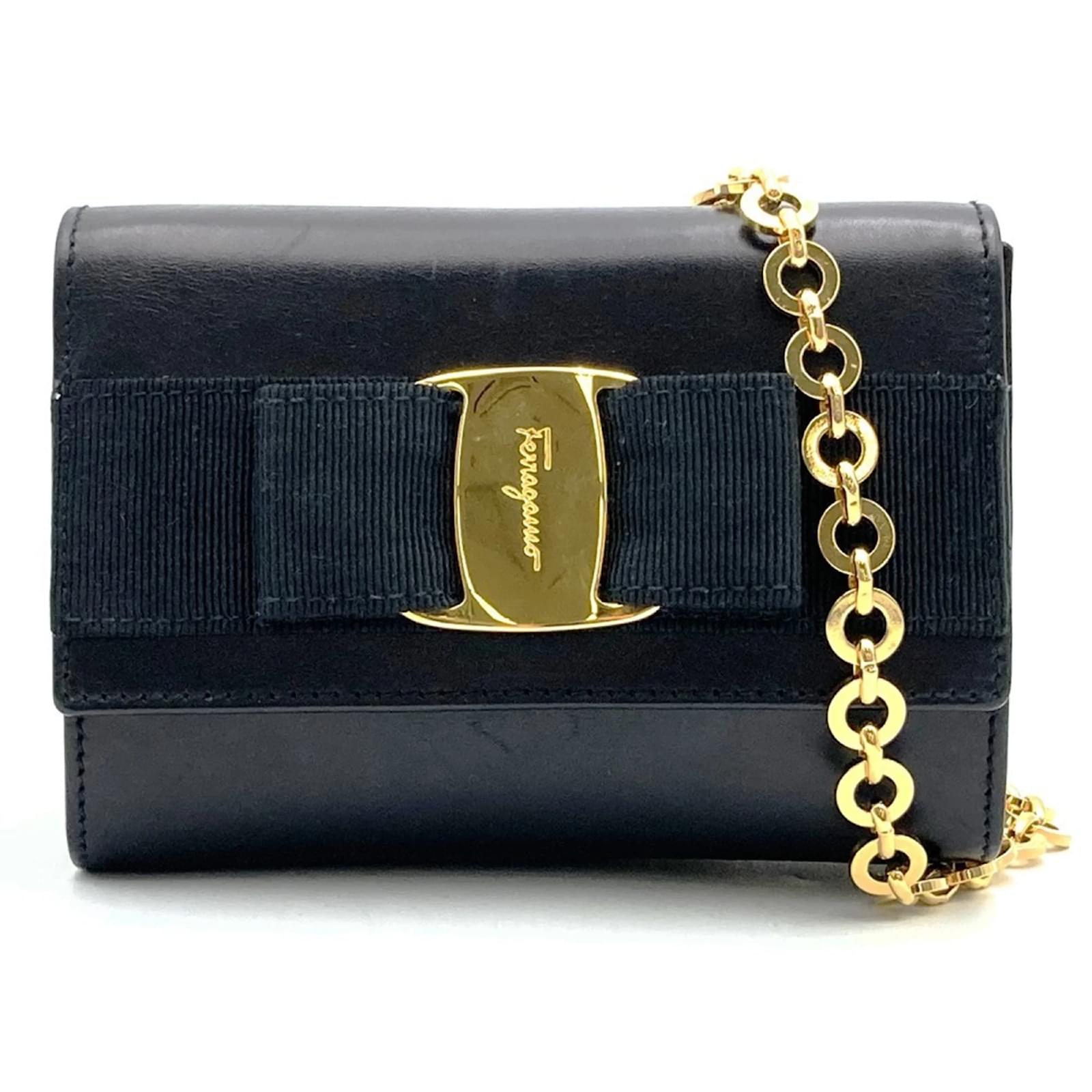 Salvatore Ferragamo Black Leather Shoulder Bag  ref.2318636