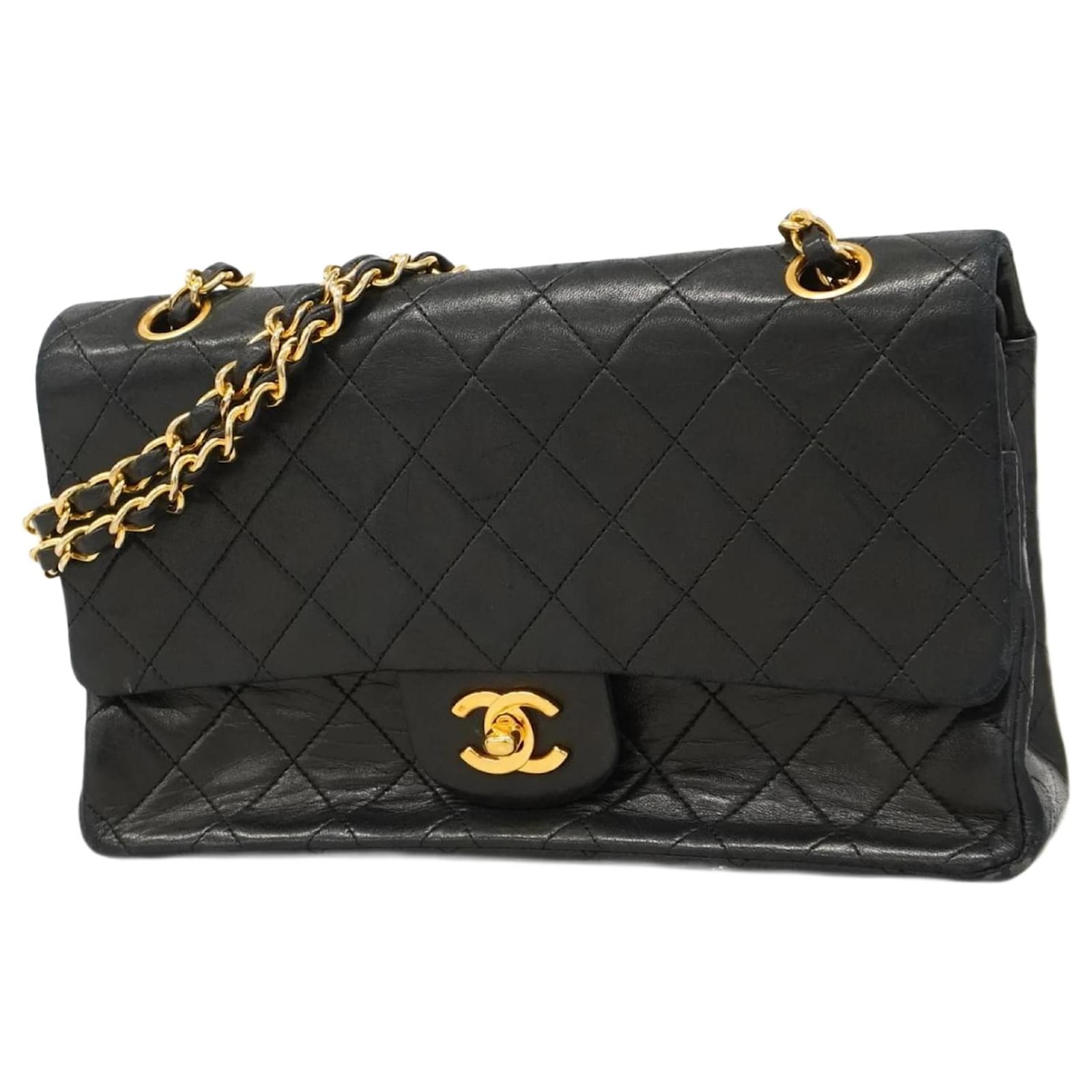 Chanel Black Lambskin Shoulder Bag Leather  ref.2318487