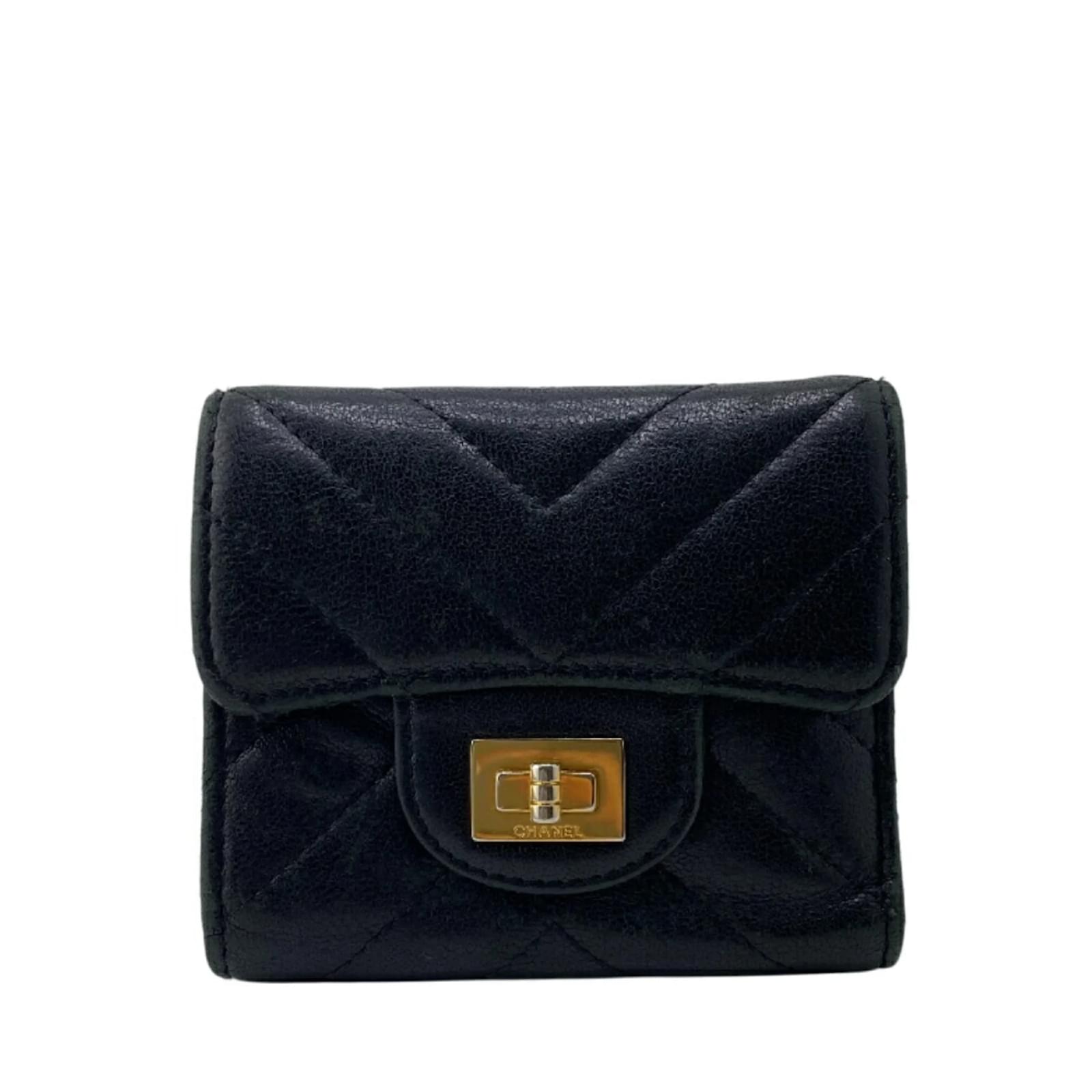 Chanel 2.55 V-Stitch Chevron Compact Wallet Black Pink Leather  ref.2317958