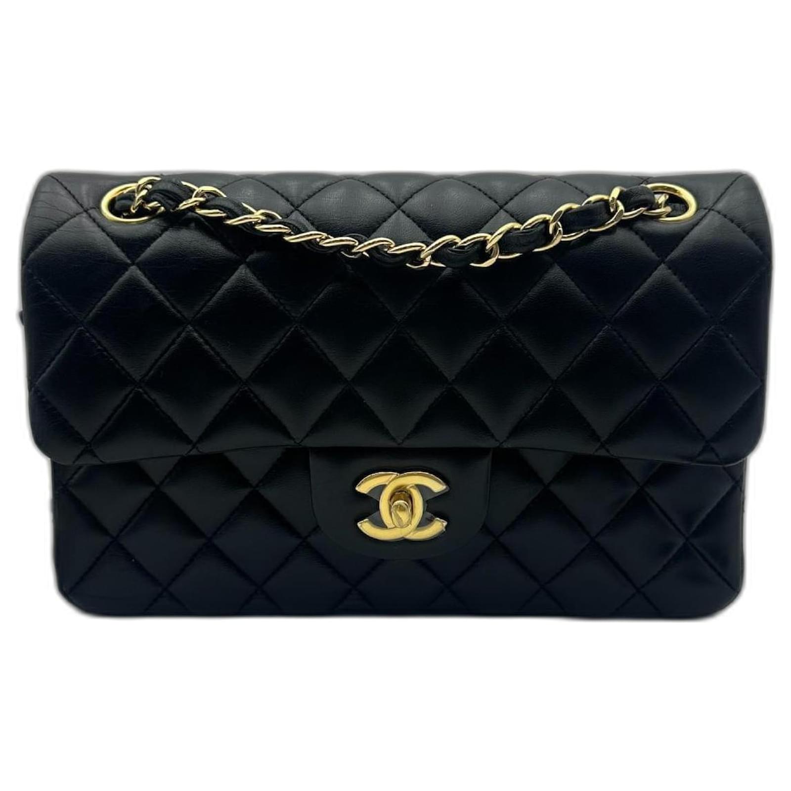 Chanel Handbags Black Lambskin  ref.2317828