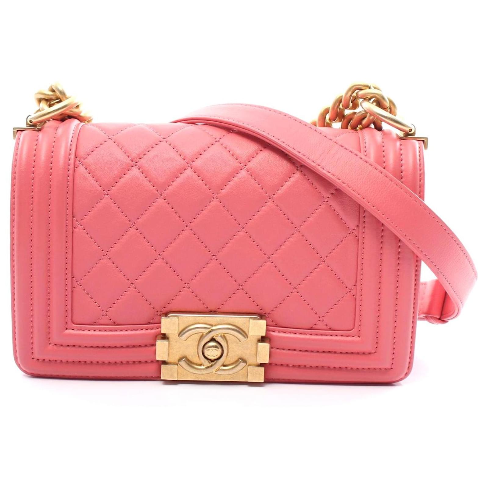 Chanel Boy Matelasse Leather Shoulder Bag Pink  ref.2317730