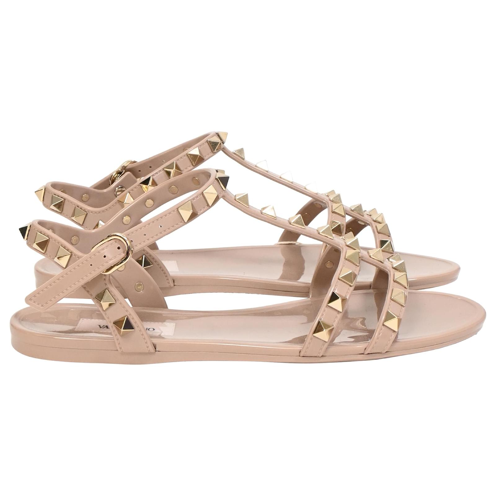Valentino Garavani Valentino Rockstud Flat Sandals in Beige Rubber  ref.2122627
