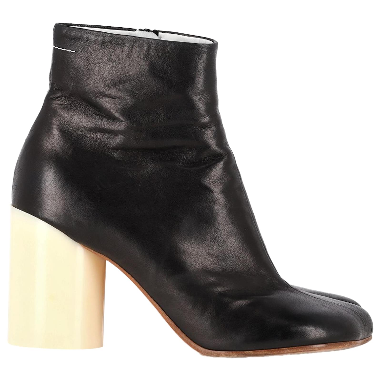 Maison Martin Margiela MM6 Maison Margiela Square-Toe Ankle Booties in Black Leather  ref.2309597