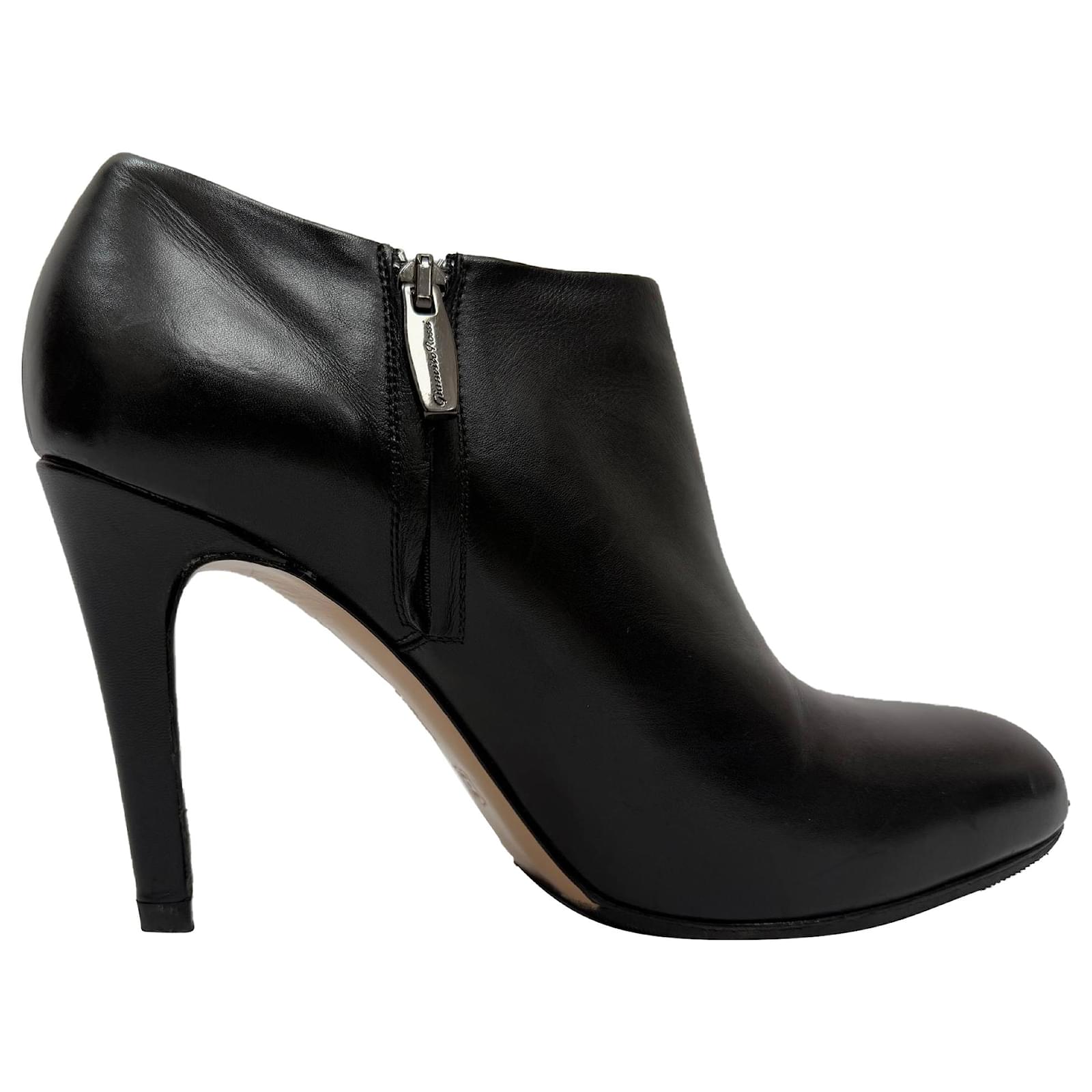  Gianvito Rossi Zipped Ankle Boots in Black Leather  ref.2304892