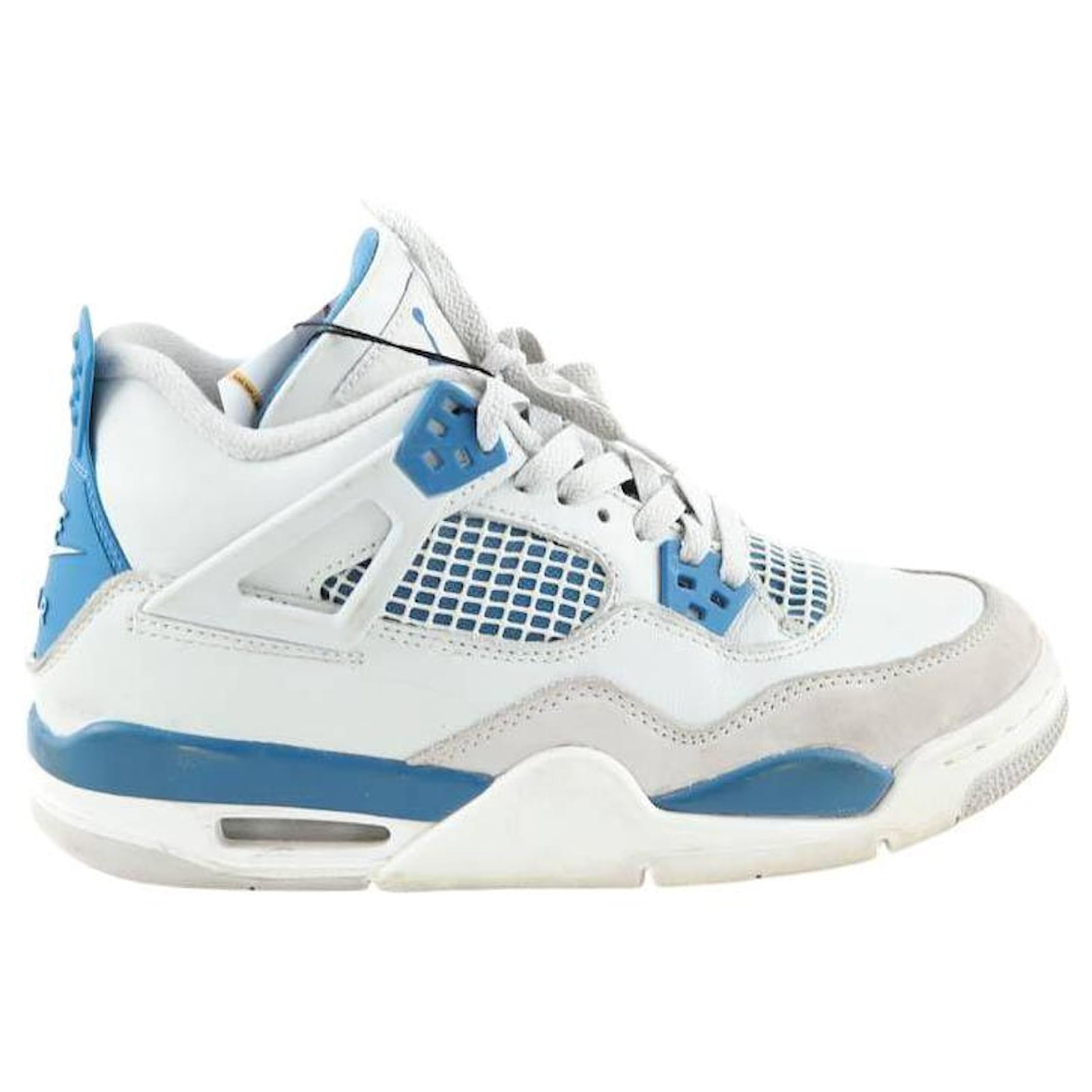 Nike Leather sneakers White  ref.2303477