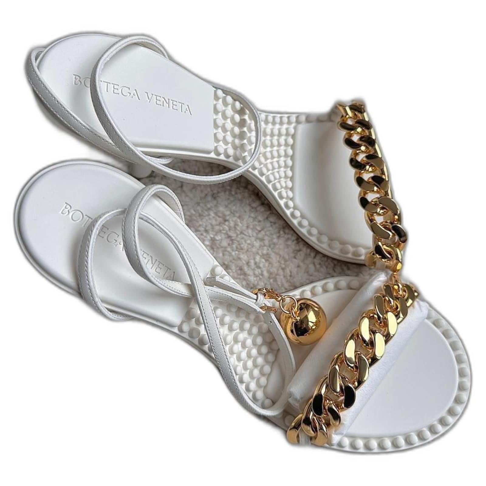 Bottega Veneta White high-heeled pumps Leather  ref.2298561