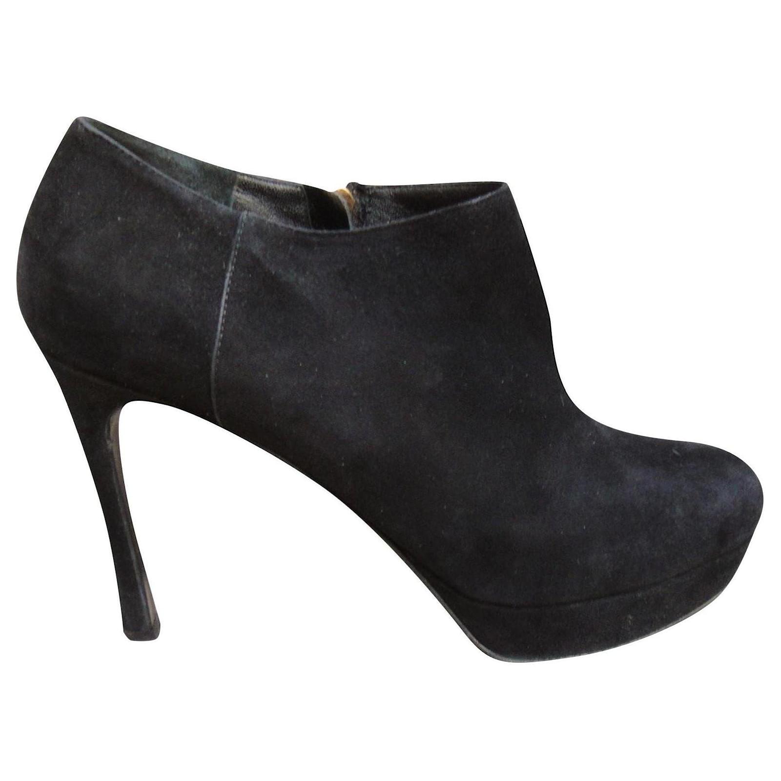 Yves Saint Laurent Ankle Boots Black Deerskin  ref.2295074