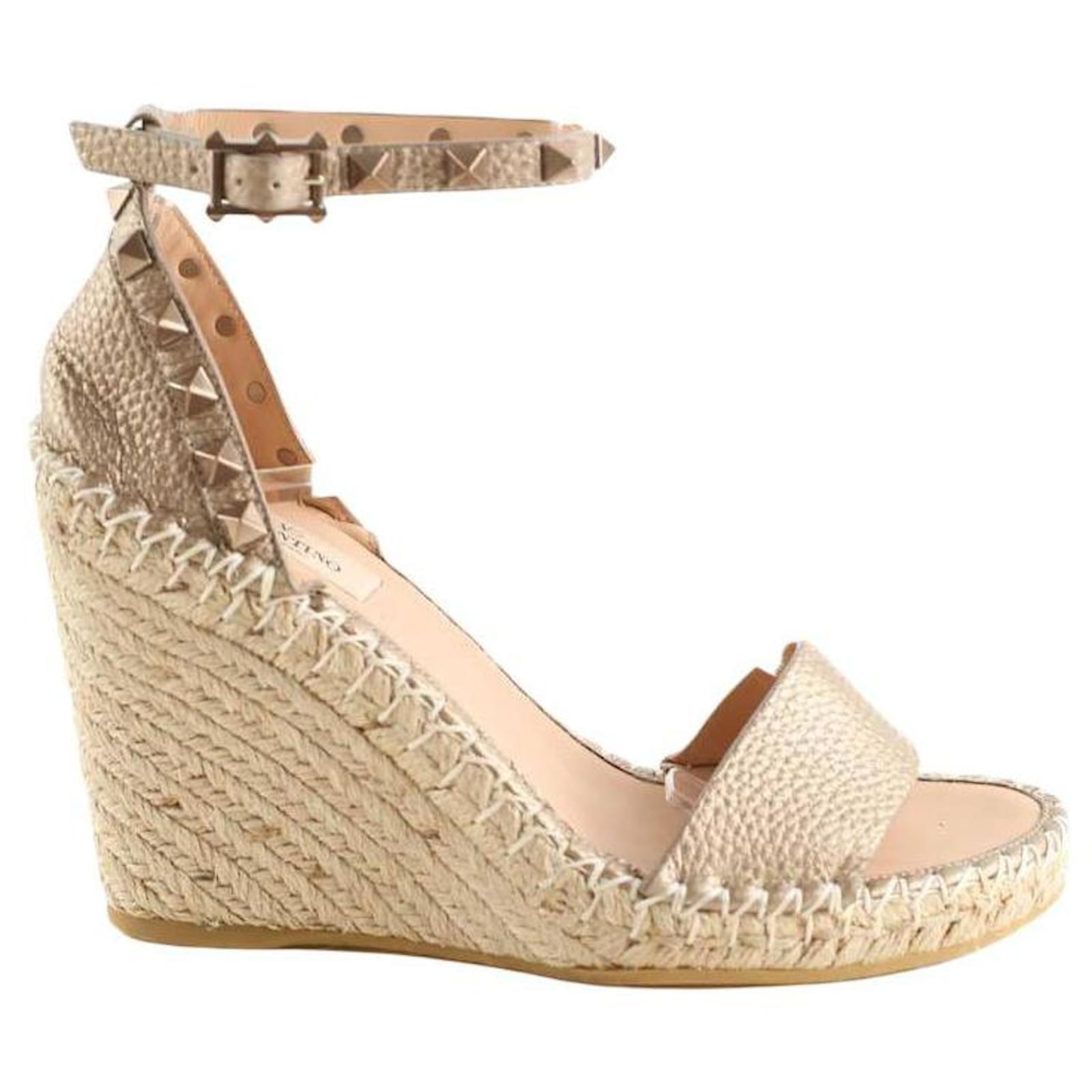 Valentino Leather heels Golden  ref.2294632