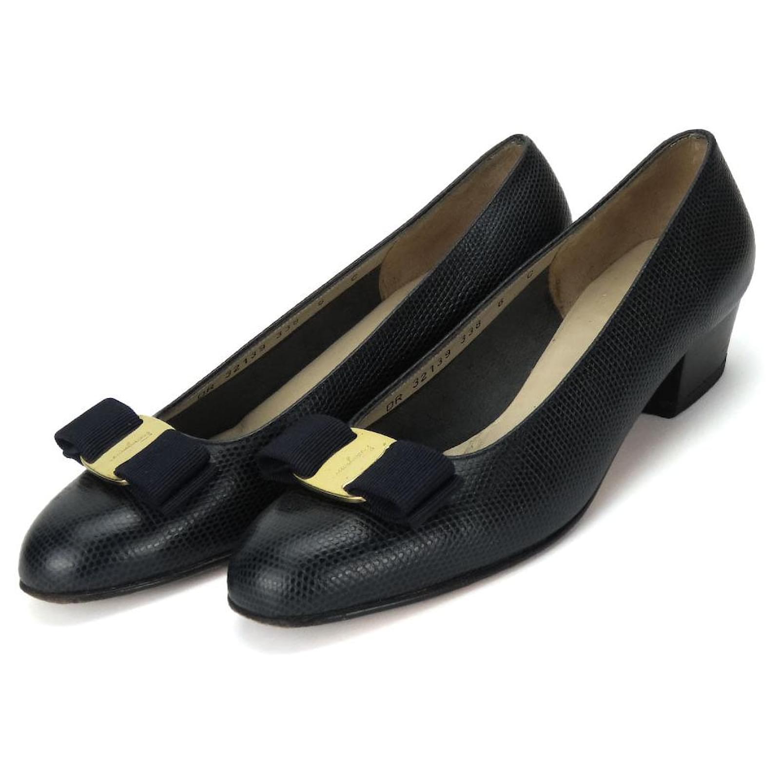 Salvatore Ferragamo Leather Vala Ribbon Pumps Black  ref.1807409