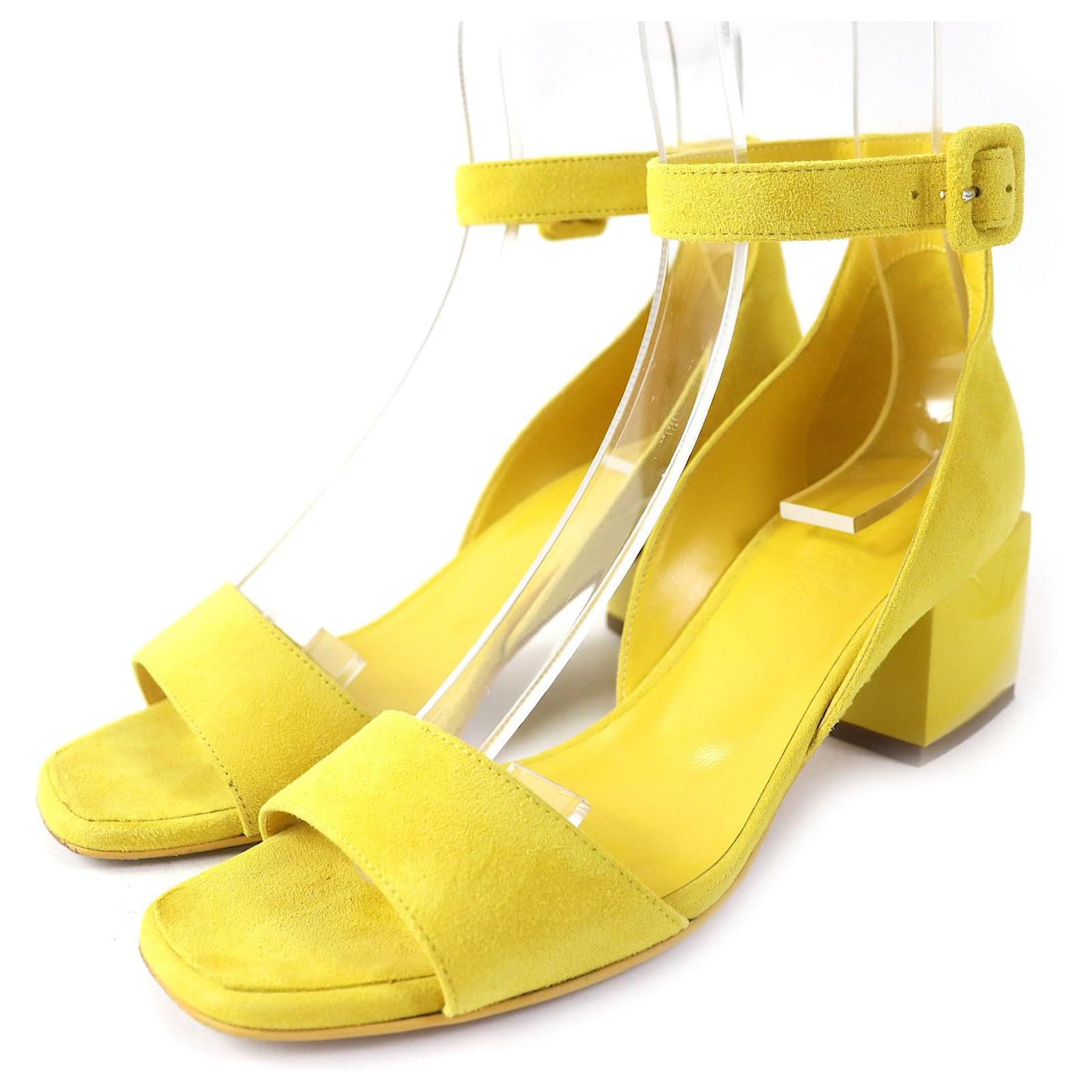 Hermès Hermes Suede Sandals with Strap Yellow  ref.1698118