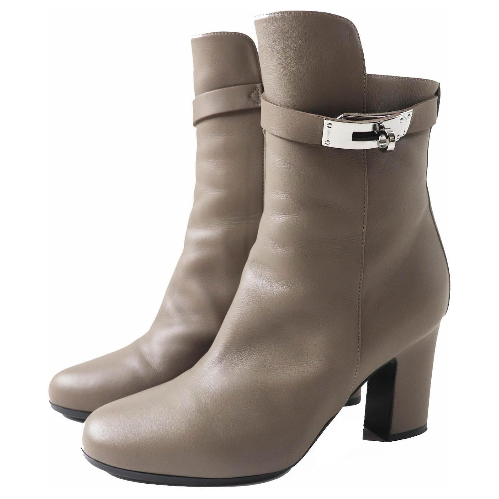 Hermès Hermes Kelly Buckle Leather Short Boots Grey  ref.2289278