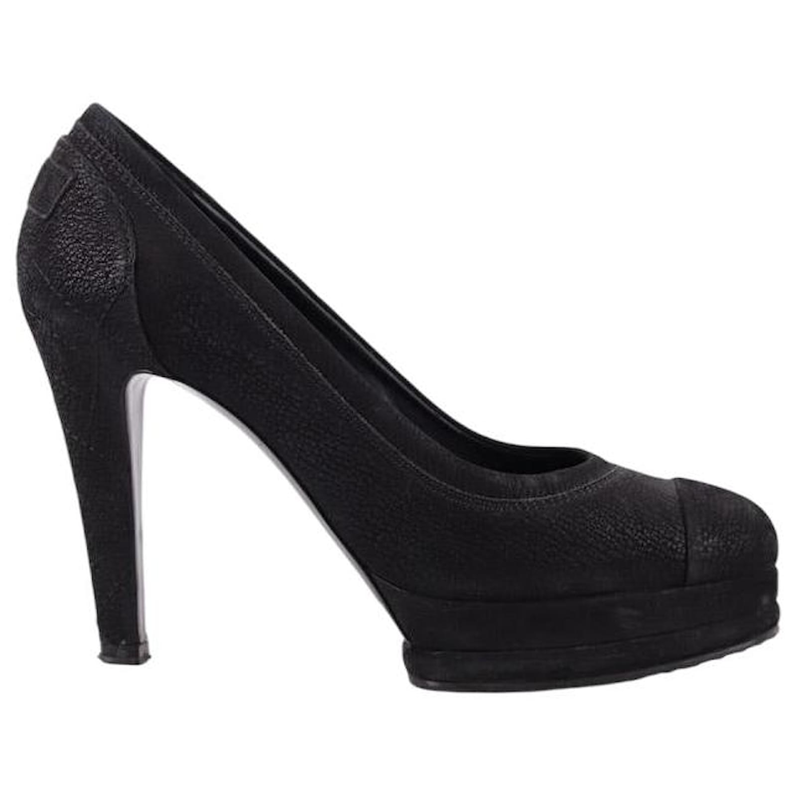 Chanel Leather heels Black  ref.1775490