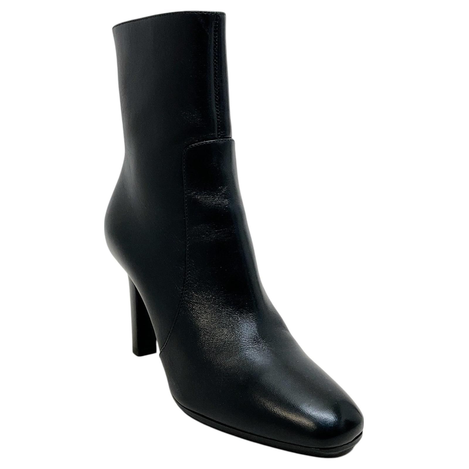 Saint Laurent Black Leather Heeled Ankle Boots  ref.2246666
