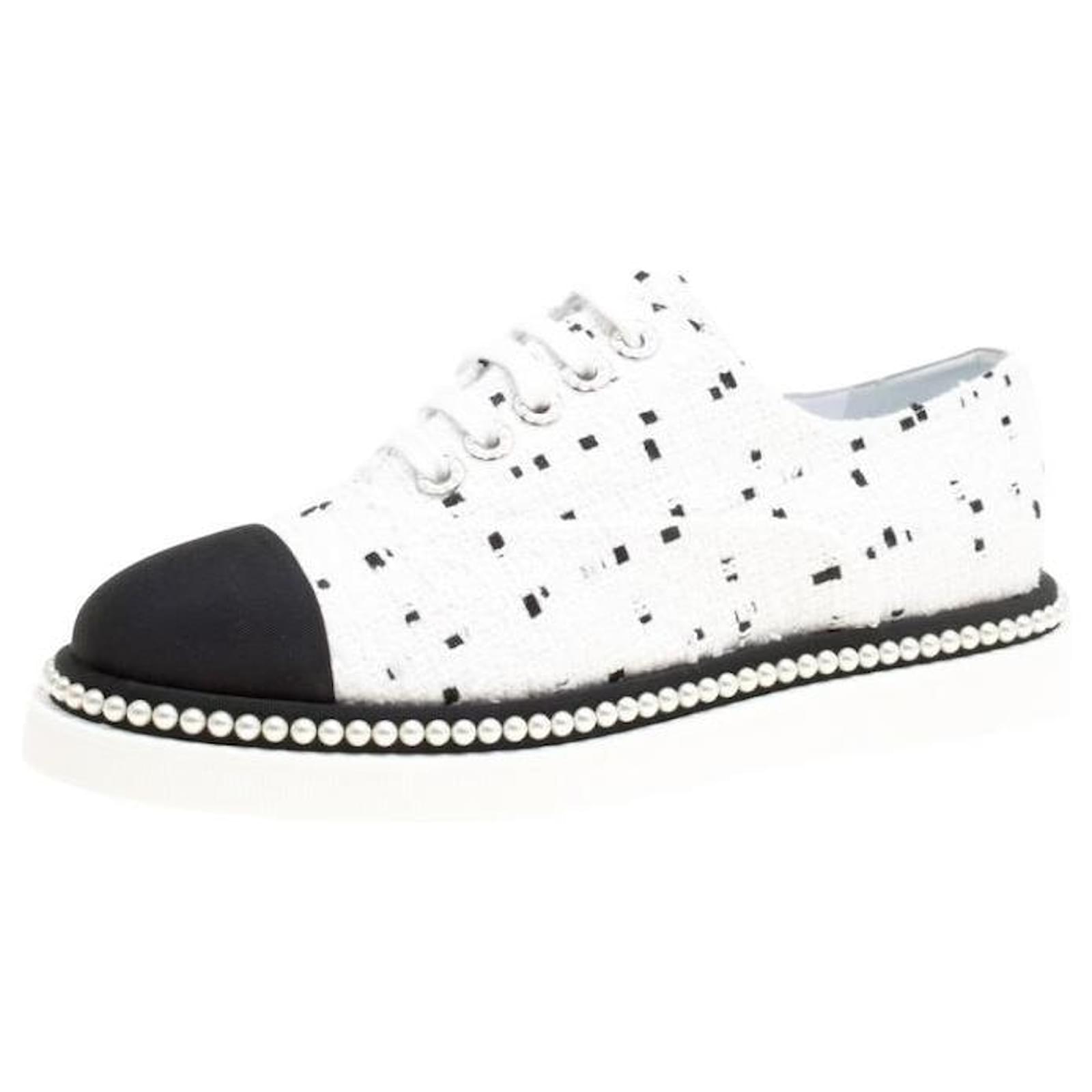 CHANEL 2017 BLACK WHITE TWEED PEARL TRIM LACE UP OXFORD SNEAKER FLATS EU 38.5 Leather Rubber  ref.2195746