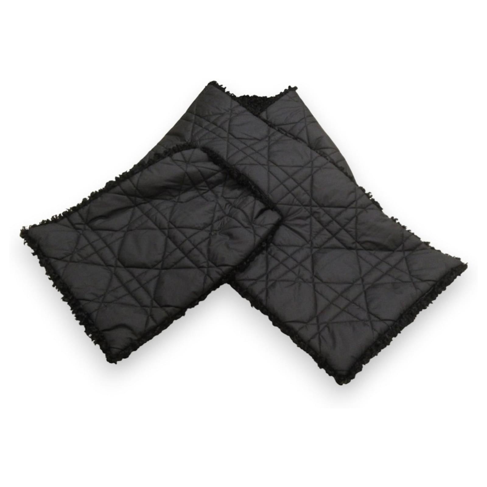 Christian Dior Macrocannage Boa Quilted Reversible Scarf/Stole Black Polyester  ref.2244178