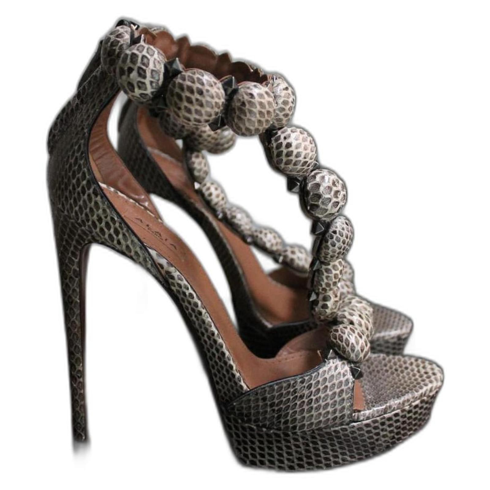 Alaïa Heels Beige Leather  ref.2227101