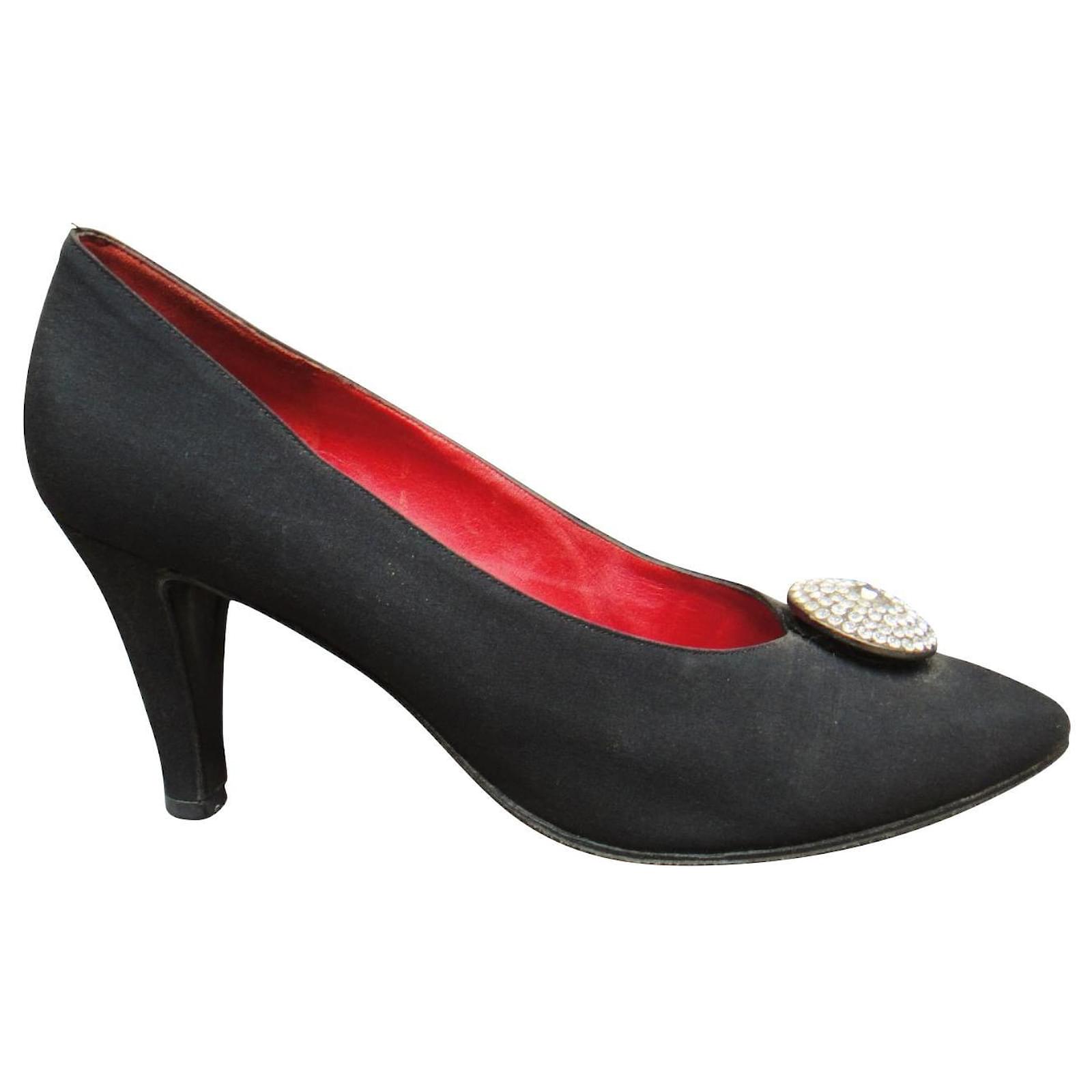 Yves Saint Laurent pumps p 37 Black Leather  ref.603496