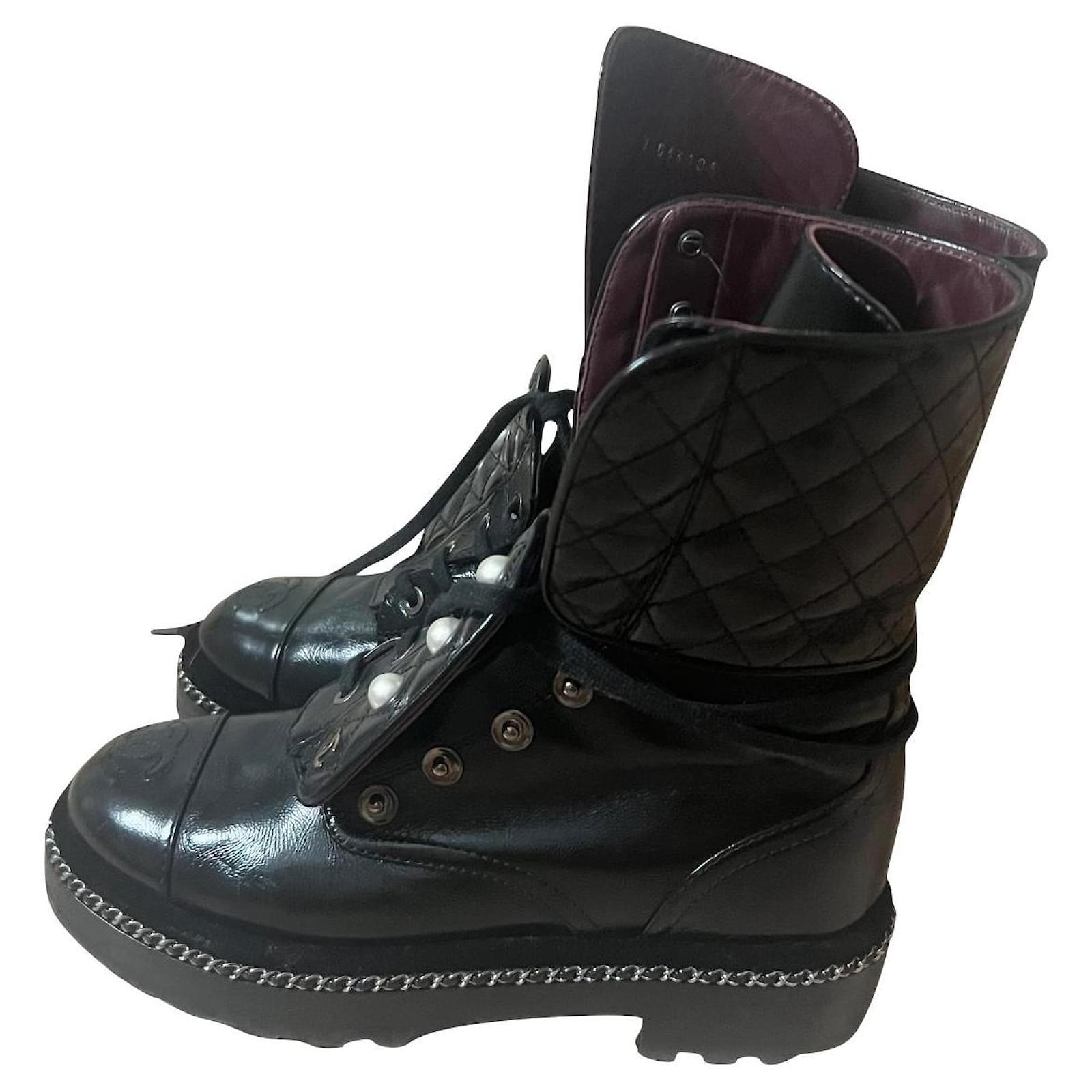 Chanel Boots Black Patent leather  ref.610148