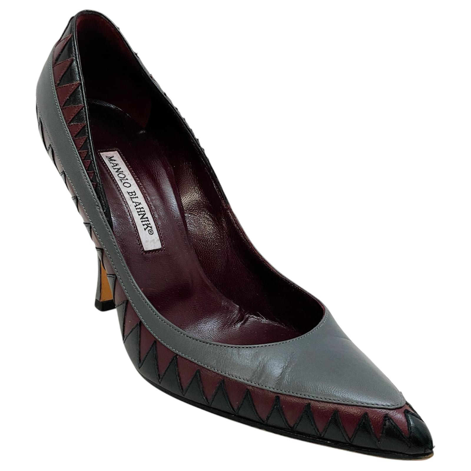 Manolo Blahnik Grey / Wine Leather Pumps  ref.2225377