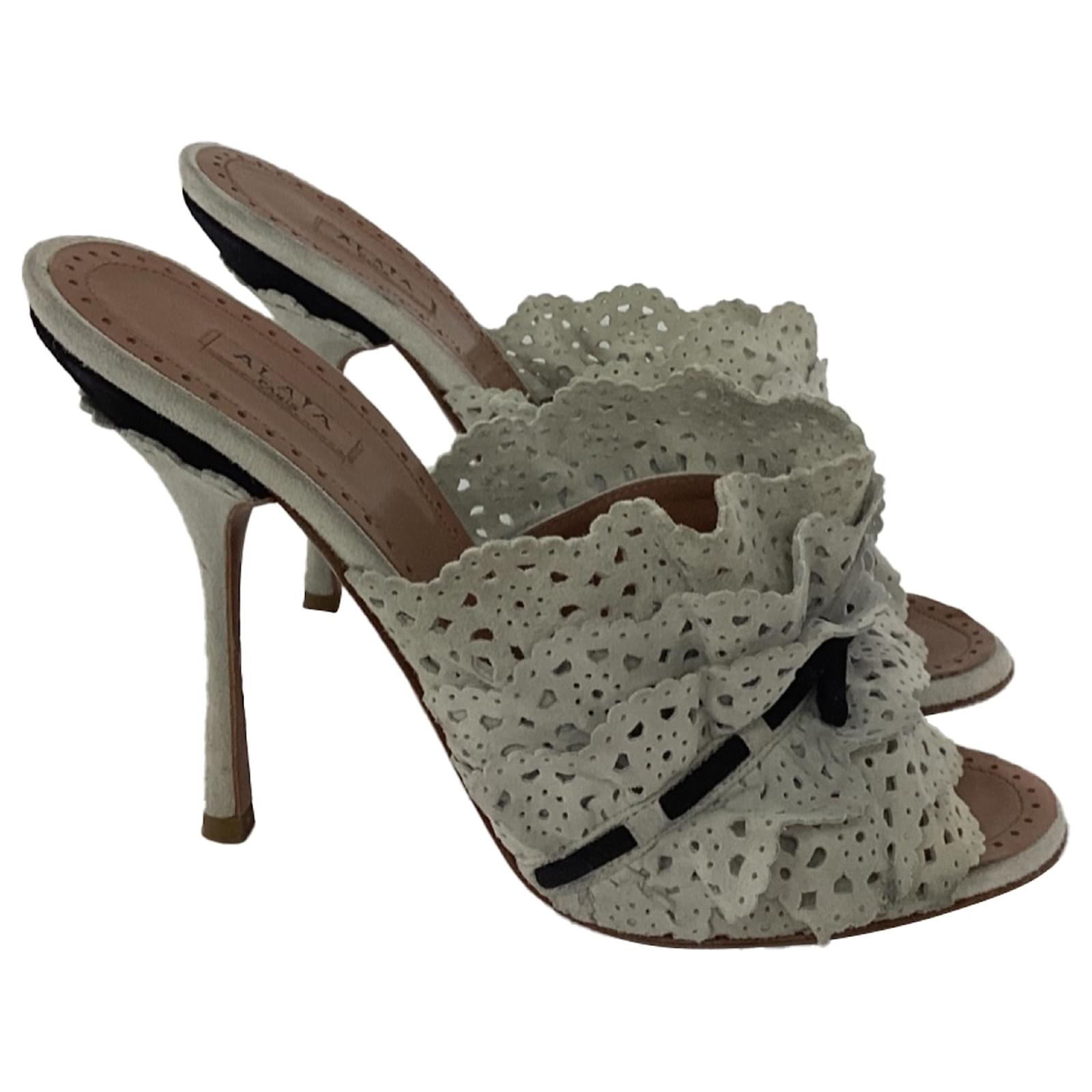  Alaïa Lasercut Slide Heels in White Suede Cream  ref.2024838