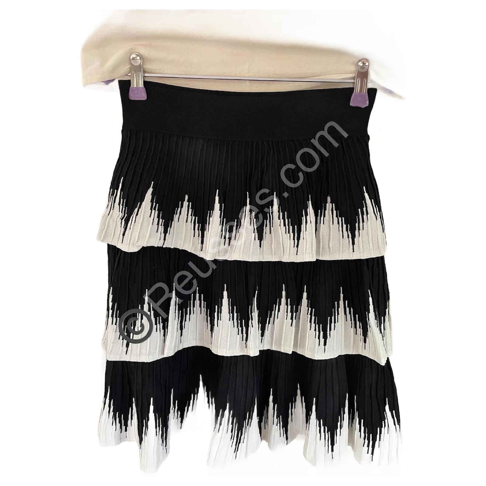 Short black and white Maje skirt in very good condition  ref.2221216