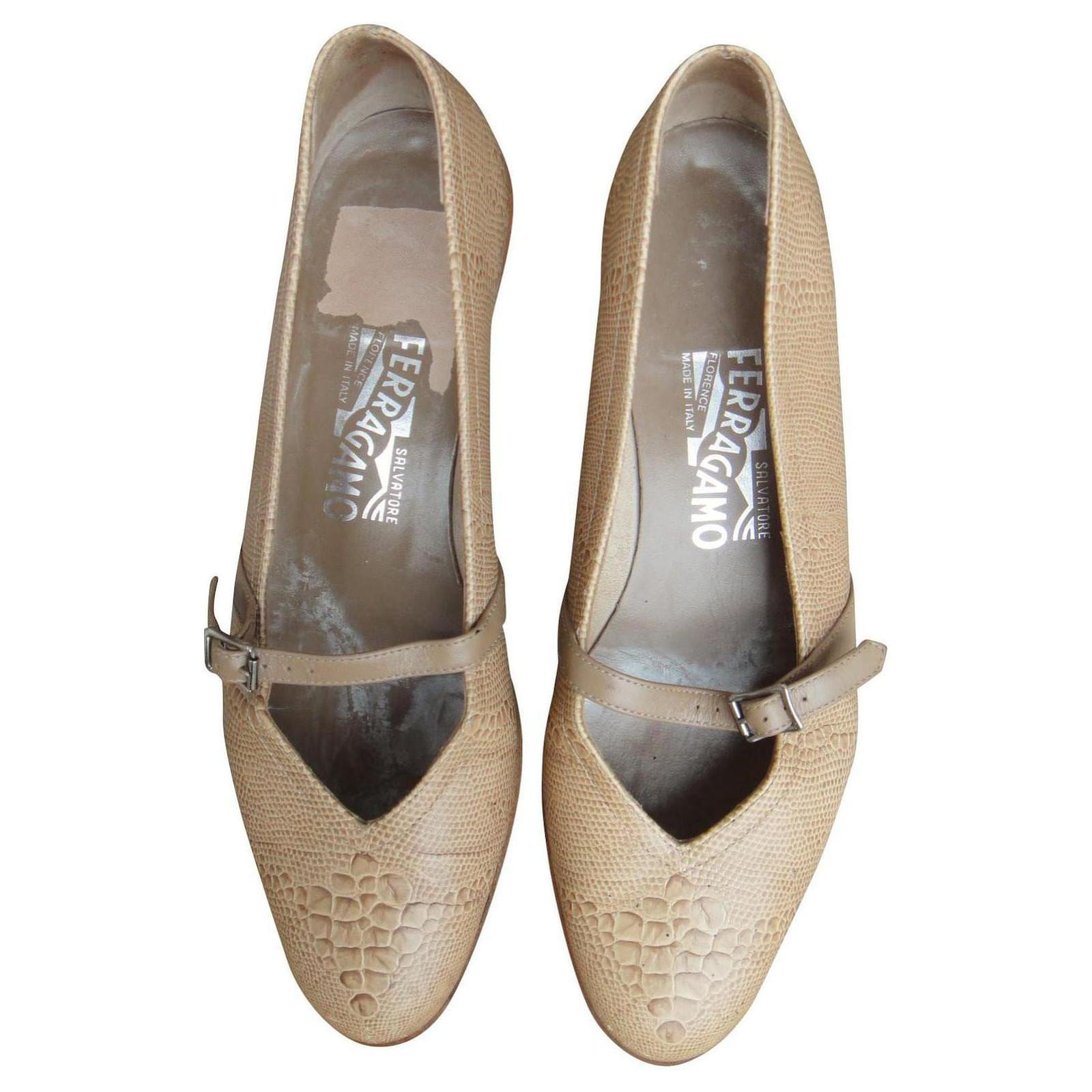 Salvatore Ferragamo Ballet flats Beige Exotic leather  ref.2218314