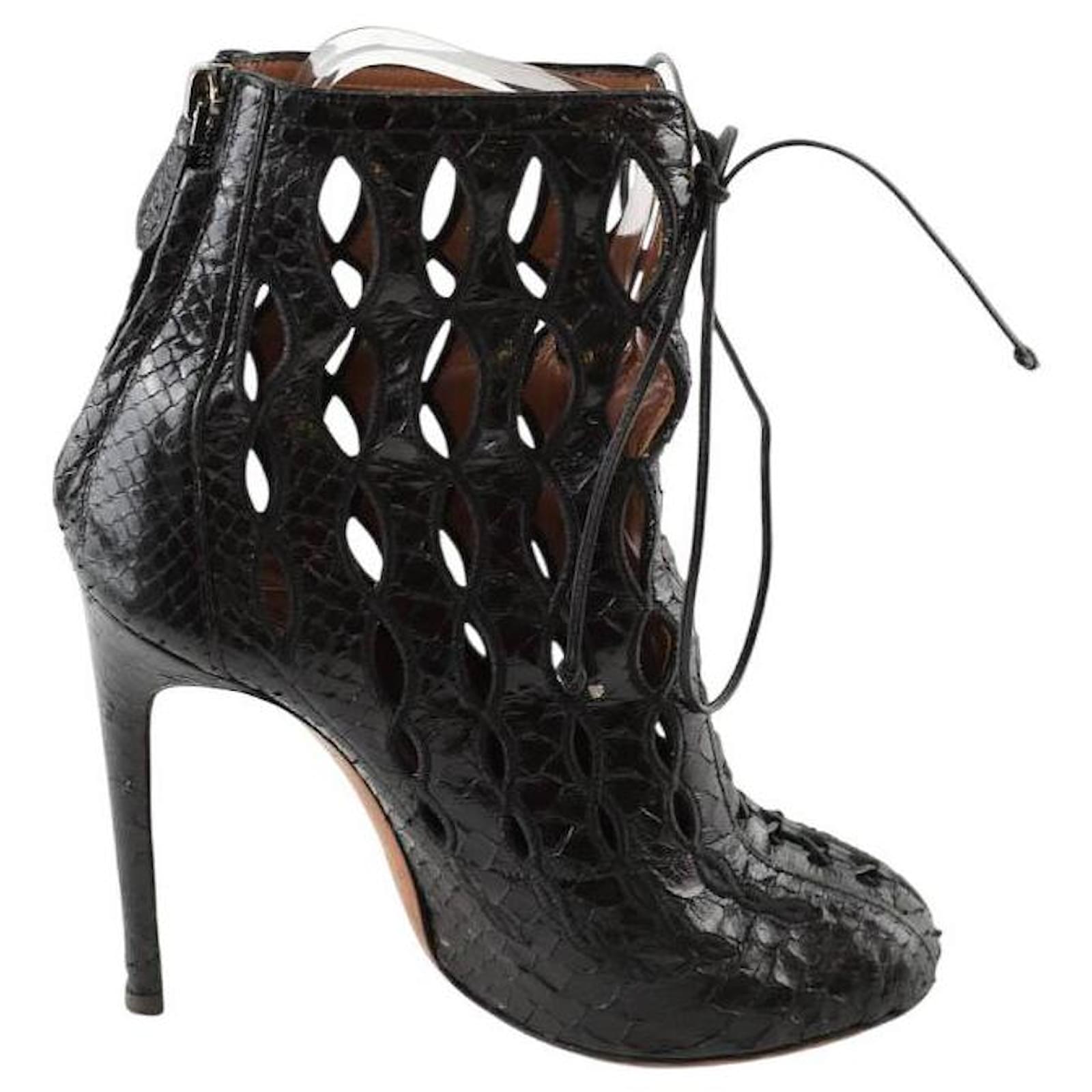 Alaïa Leather heels Black  ref.2219945