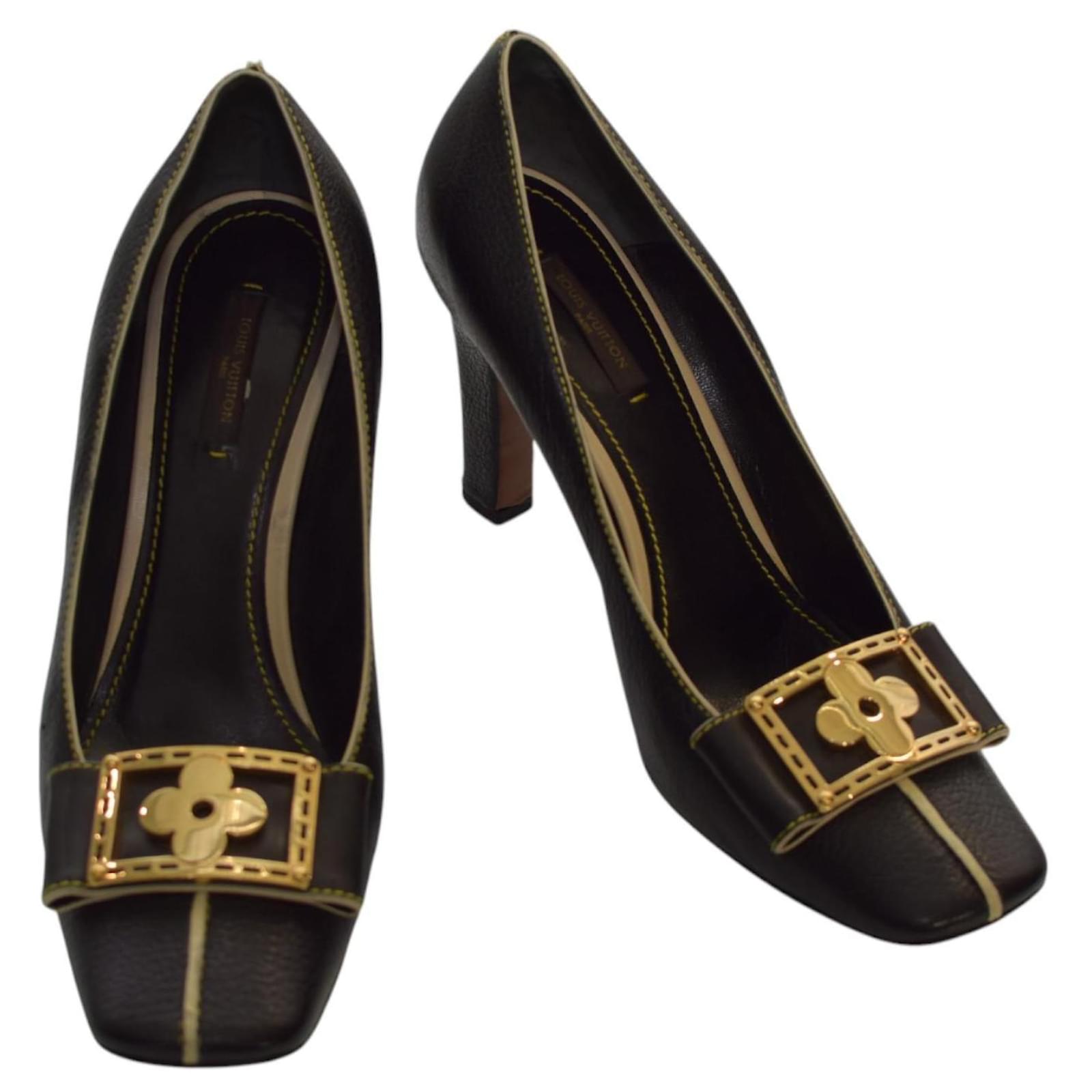 Louis Vuitton Black Leather Gold Flower Buckled Square Toe Pumps size 39,5  ref.2214291