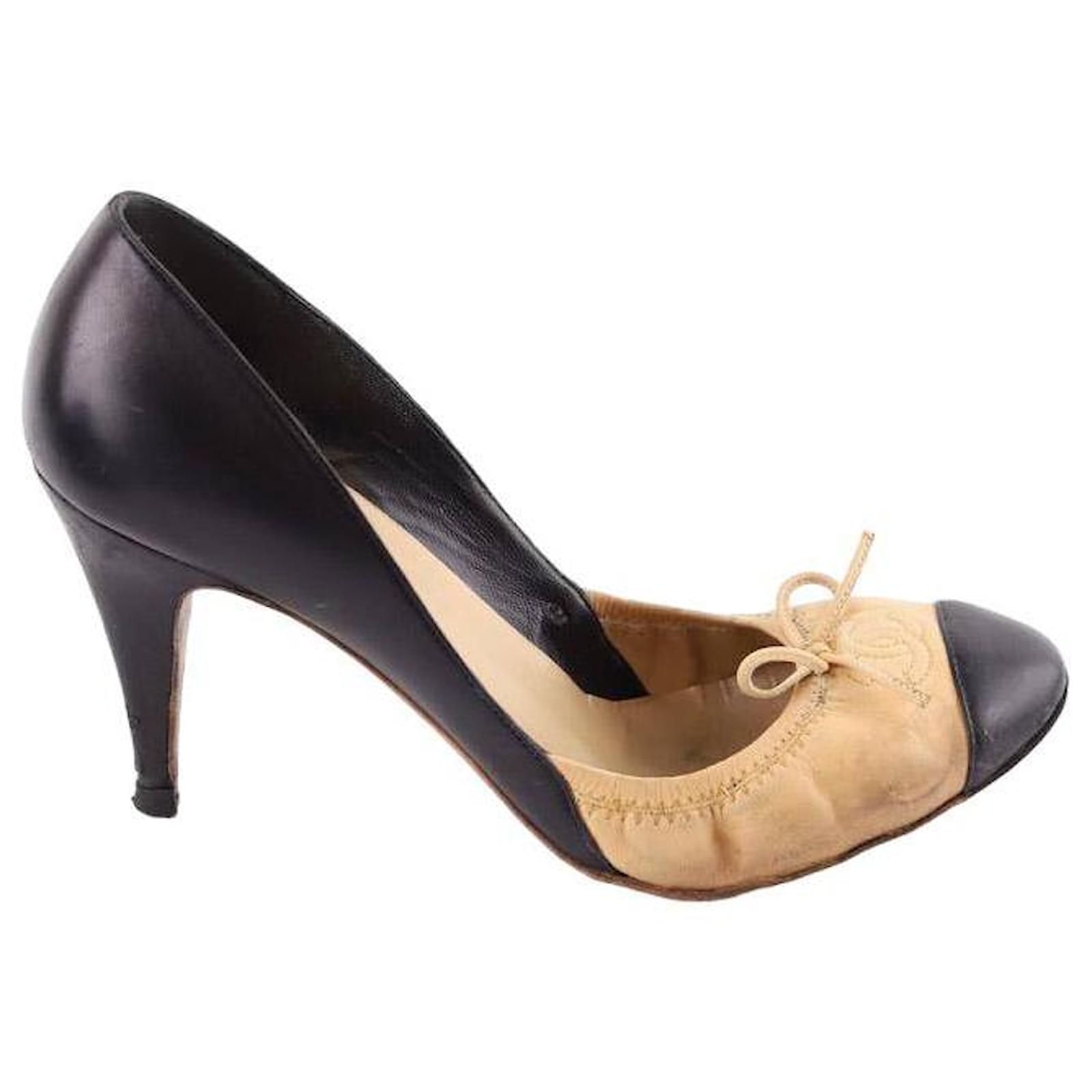 Chanel Leather heels Beige  ref.1708717