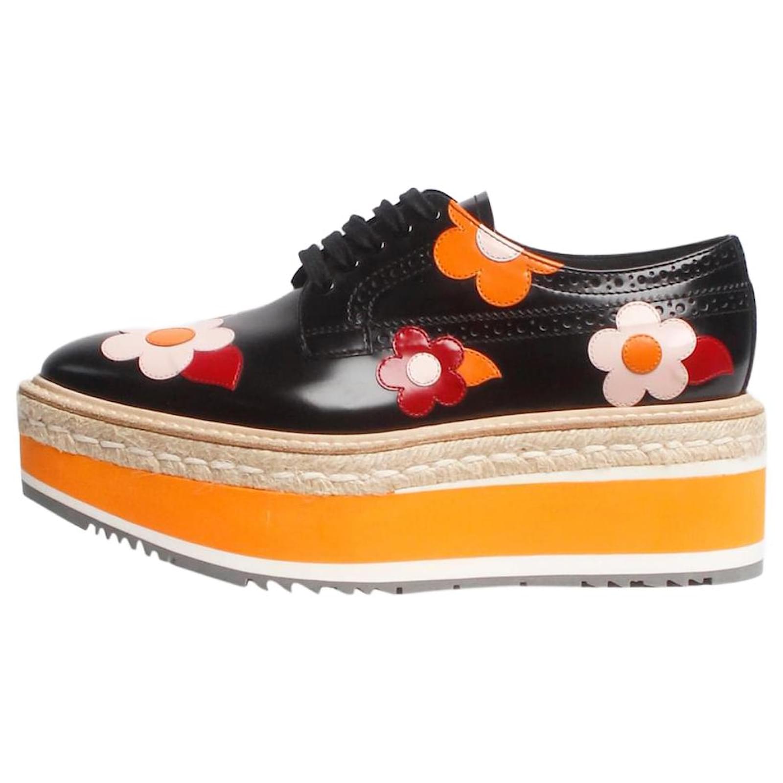 Prada Black floral platform shoes - size EU 38 (UK 5) Leather  ref.2210181